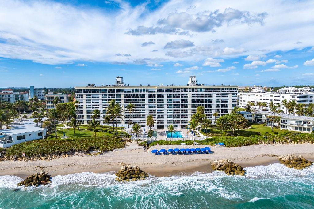 Photo of 500 SE 21st Ave #409, Deerfield Beach, FL 33441 (MLS # R11138277)