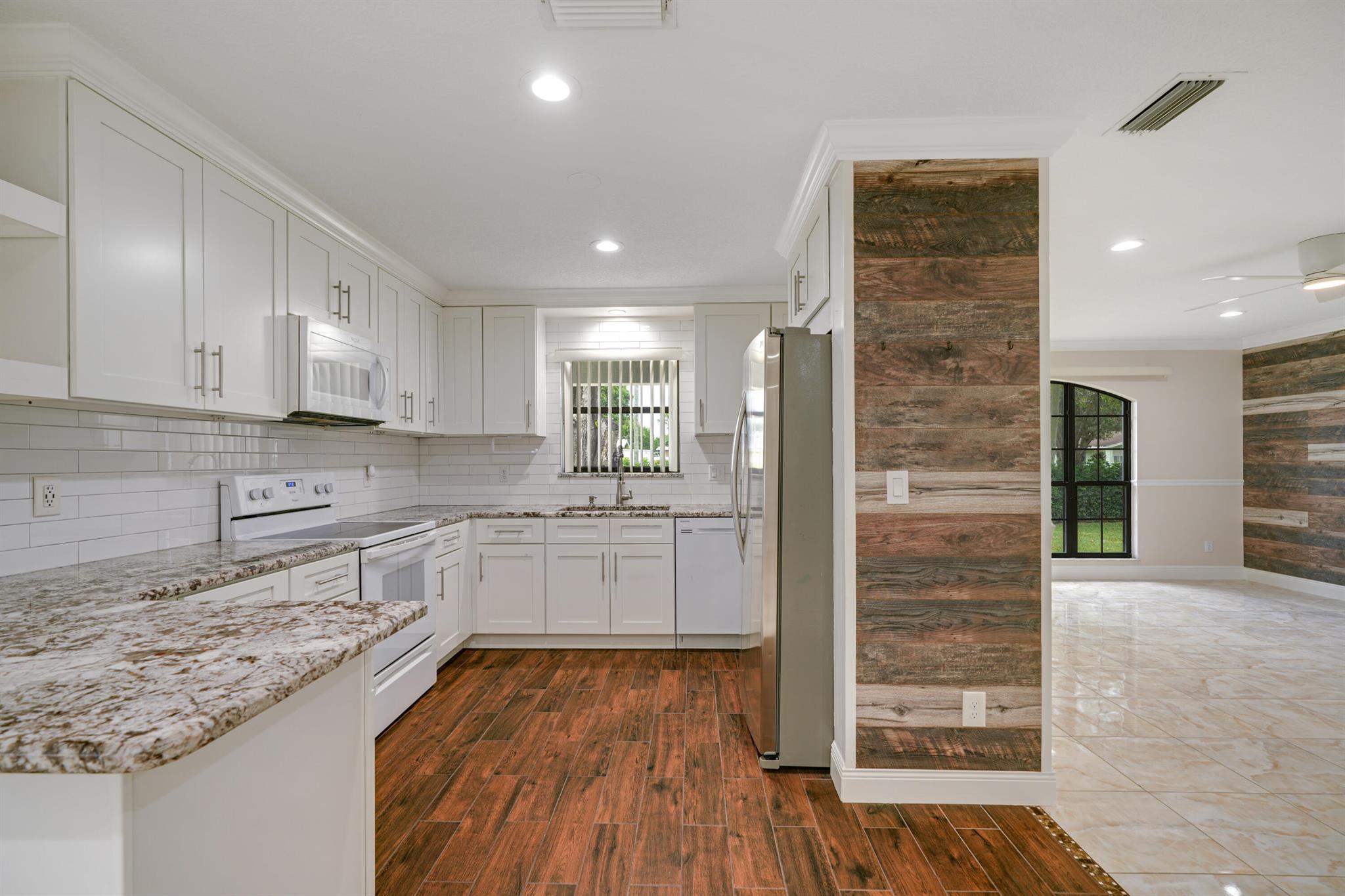 MARAVILLA ESTATES - Residential