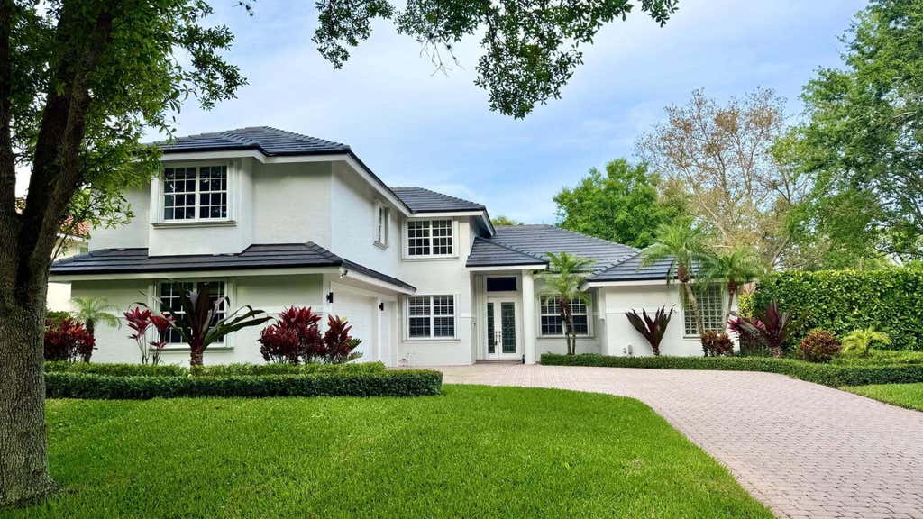 Photo of 138 Victorian Lane, Jupiter, FL 33458 (MLS # R11112661)