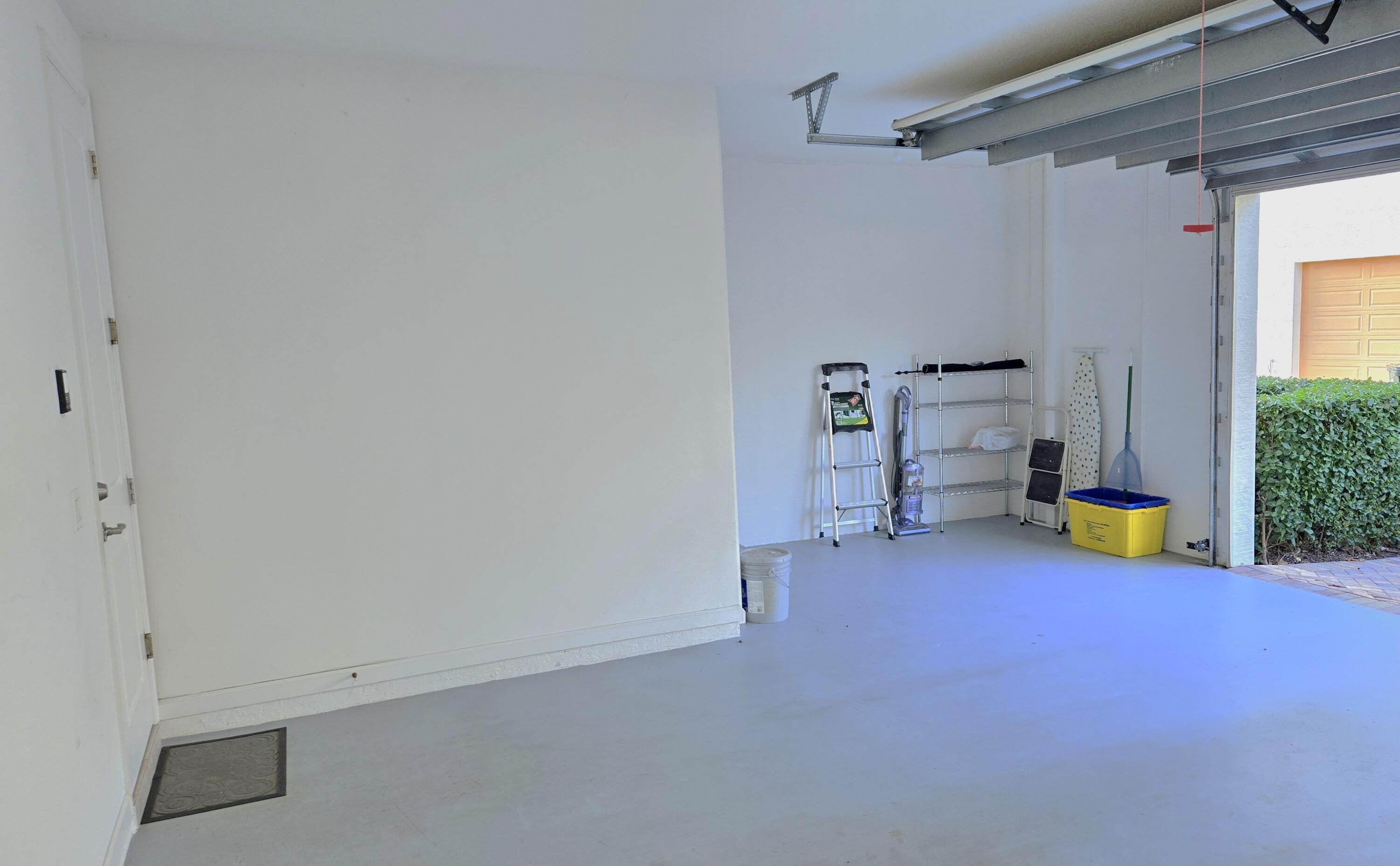 Centra BLUE LAKE TOWNHOMES - Residential