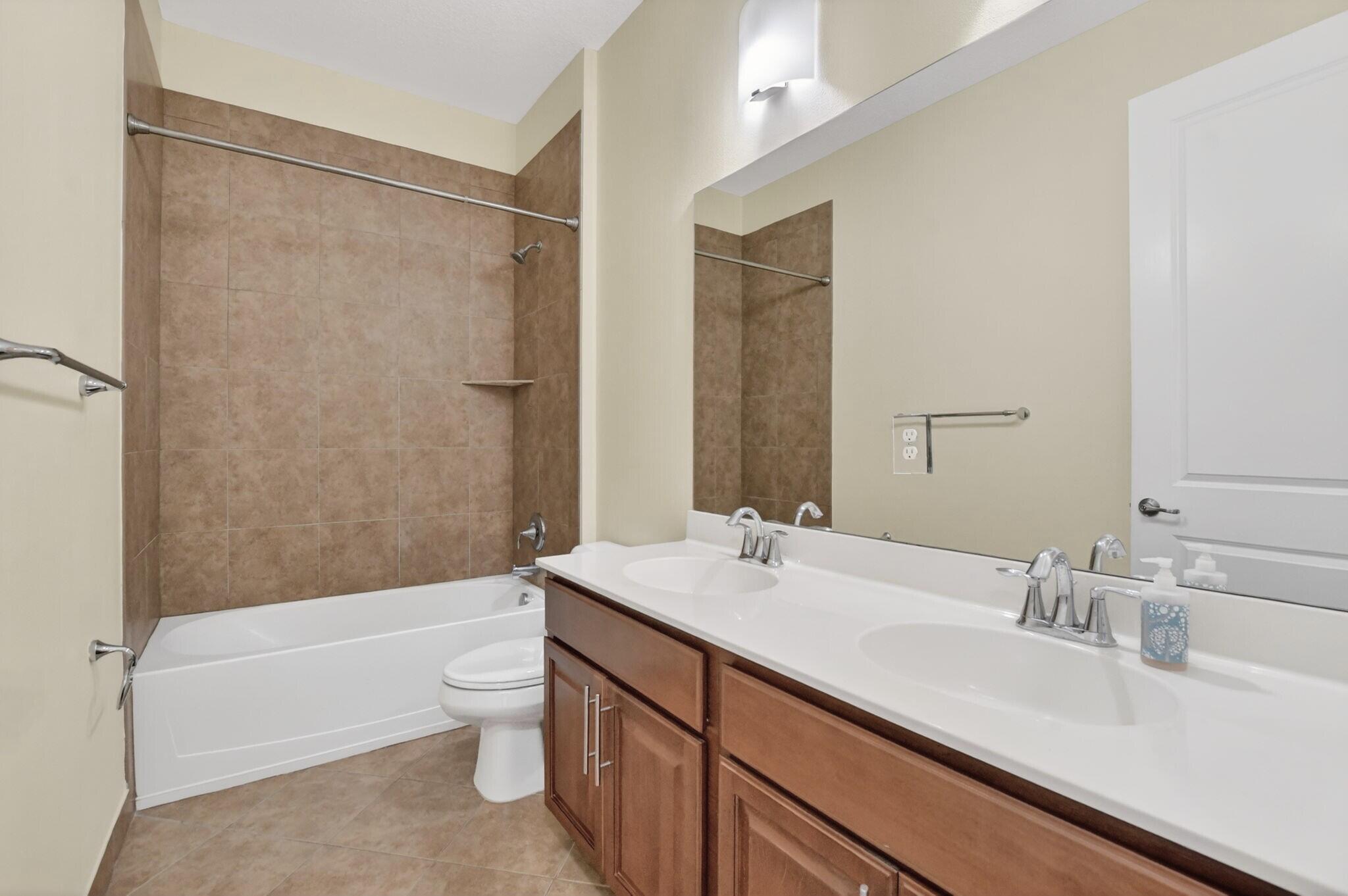 Centra BLUE LAKE TOWNHOMES - Residential