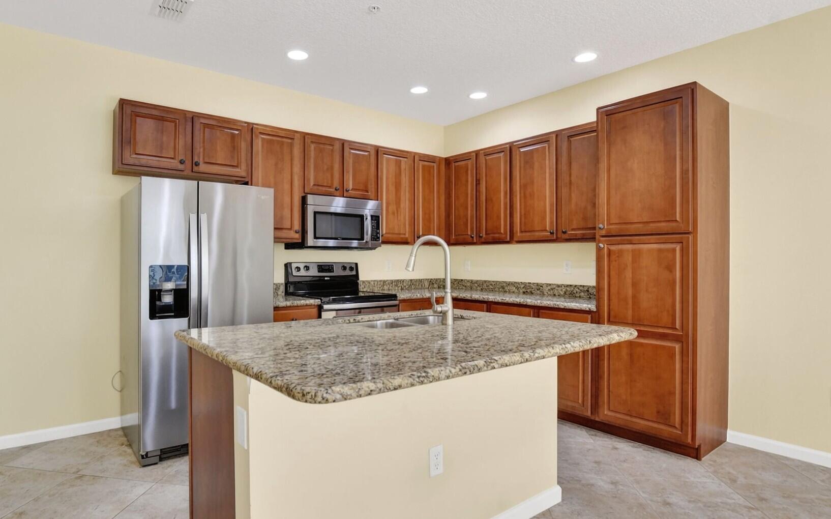 Centra BLUE LAKE TOWNHOMES - Residential