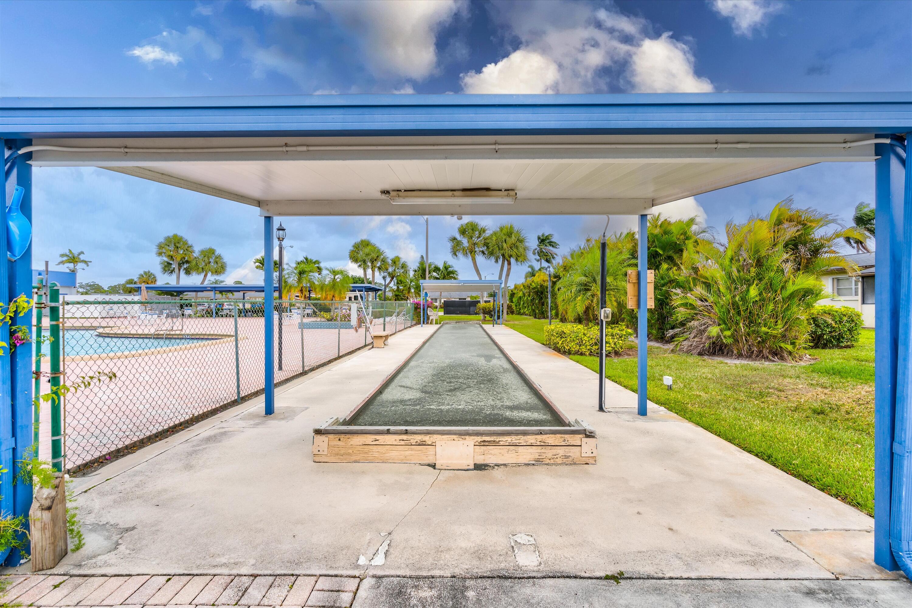 CRESTHAVEN VILLAS NO 12 COND DECL IN - Residential