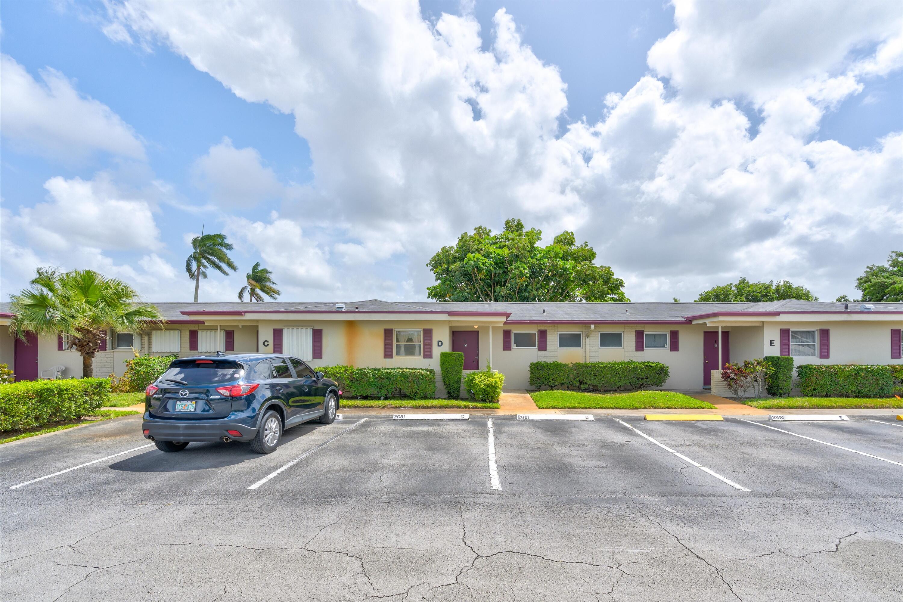 CRESTHAVEN VILLAS NO 12 COND DECL IN - Residential