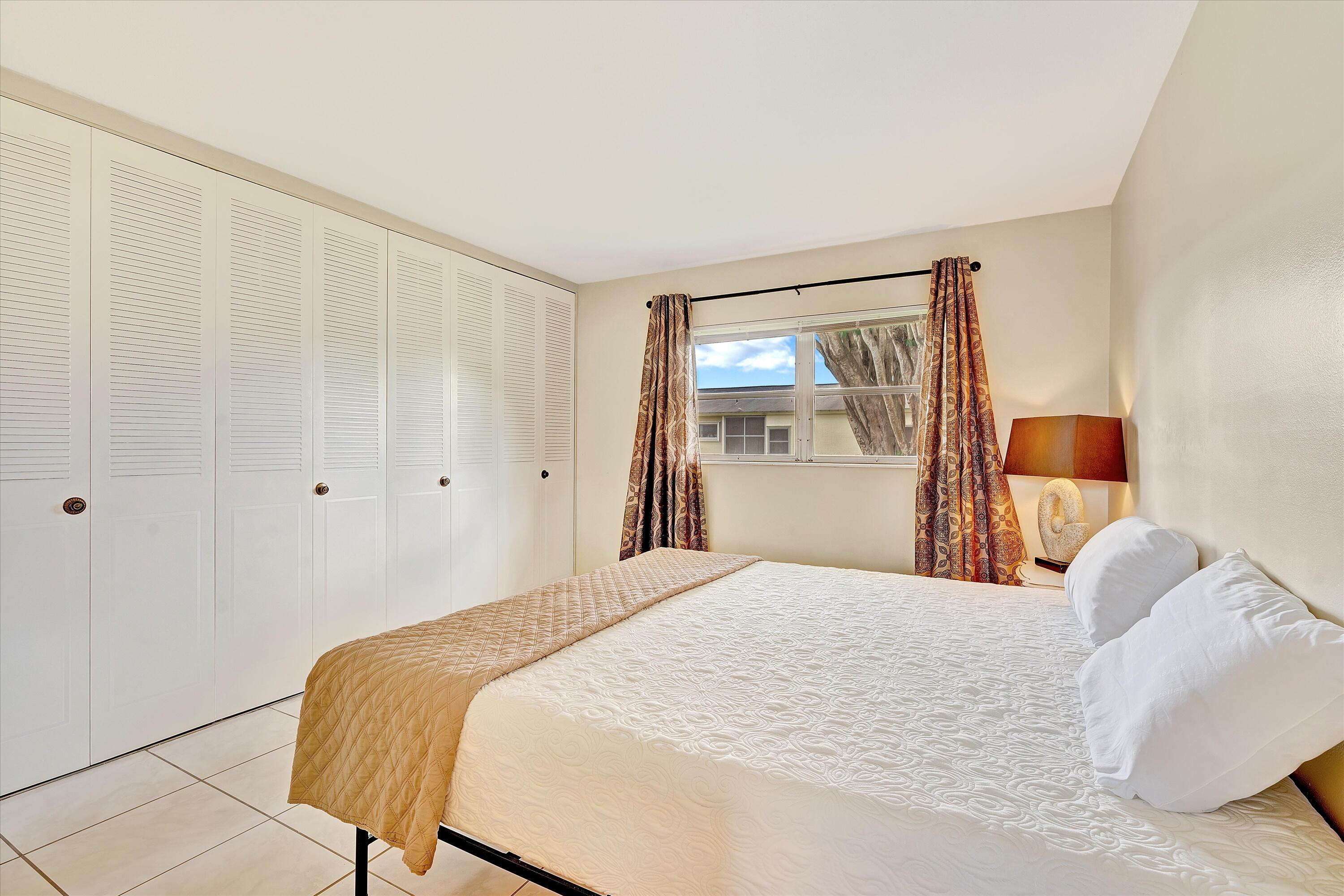 CRESTHAVEN VILLAS NO 12 COND DECL IN - Residential