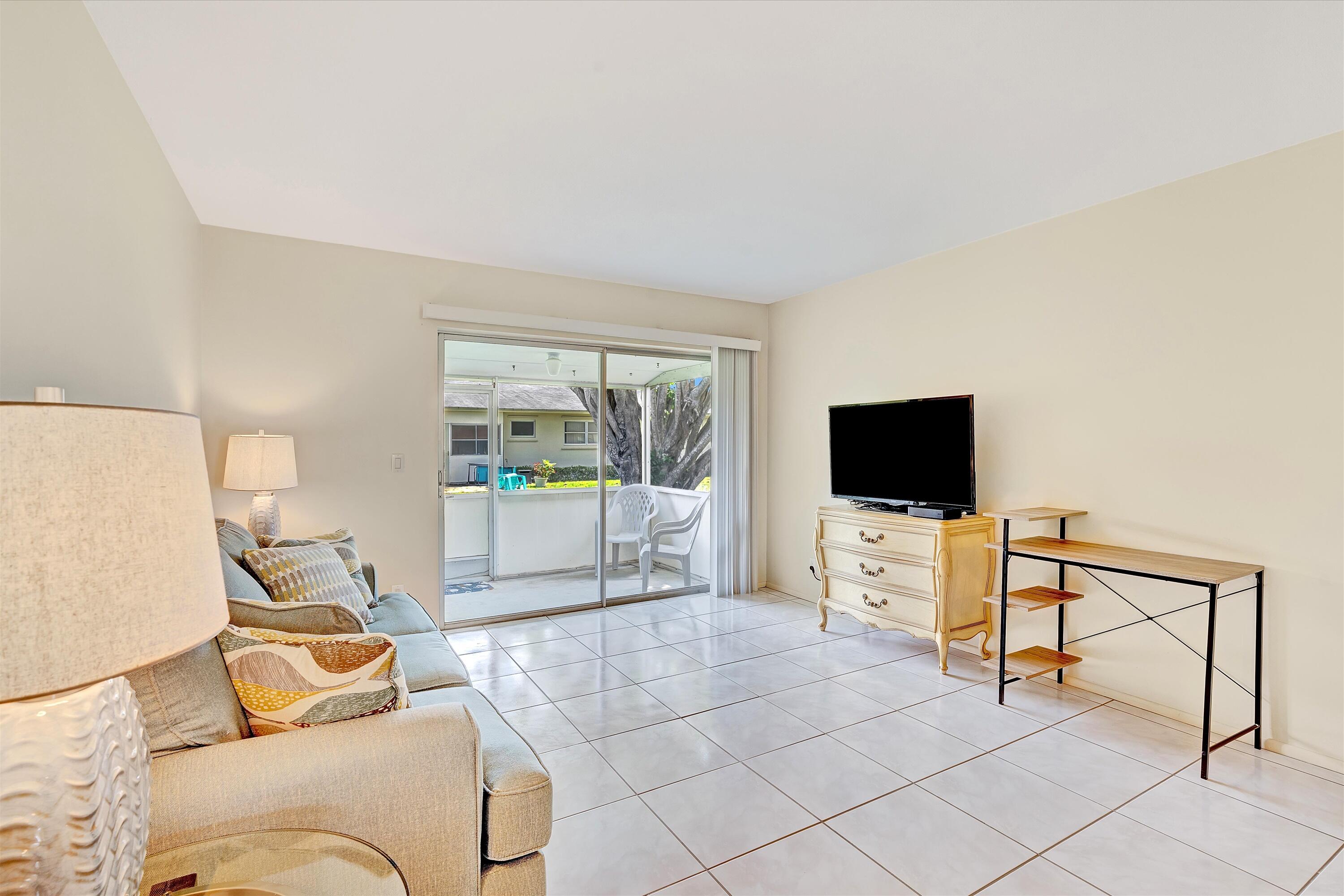 CRESTHAVEN VILLAS NO 12 COND DECL IN - Residential