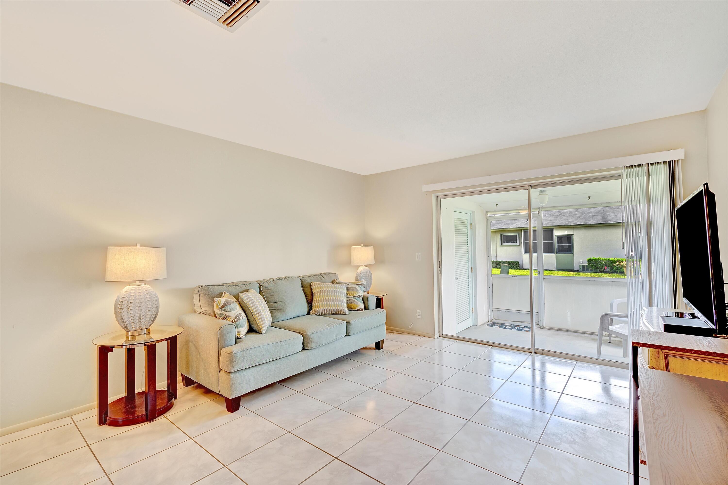 CRESTHAVEN VILLAS NO 12 COND DECL IN - Residential