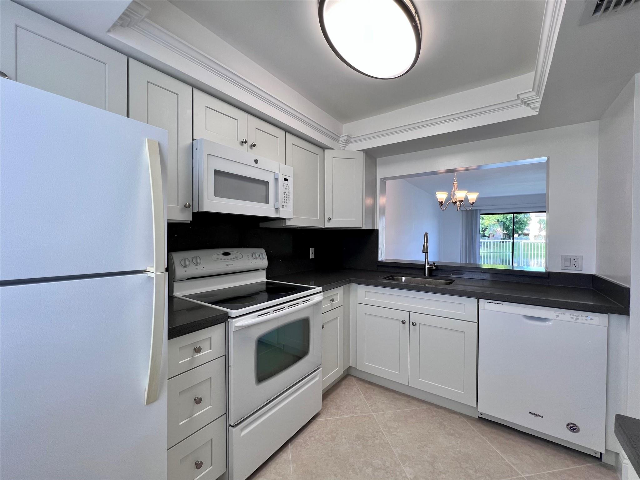 VILLAS AT LAKEVIEW CONDO - Residential Lease