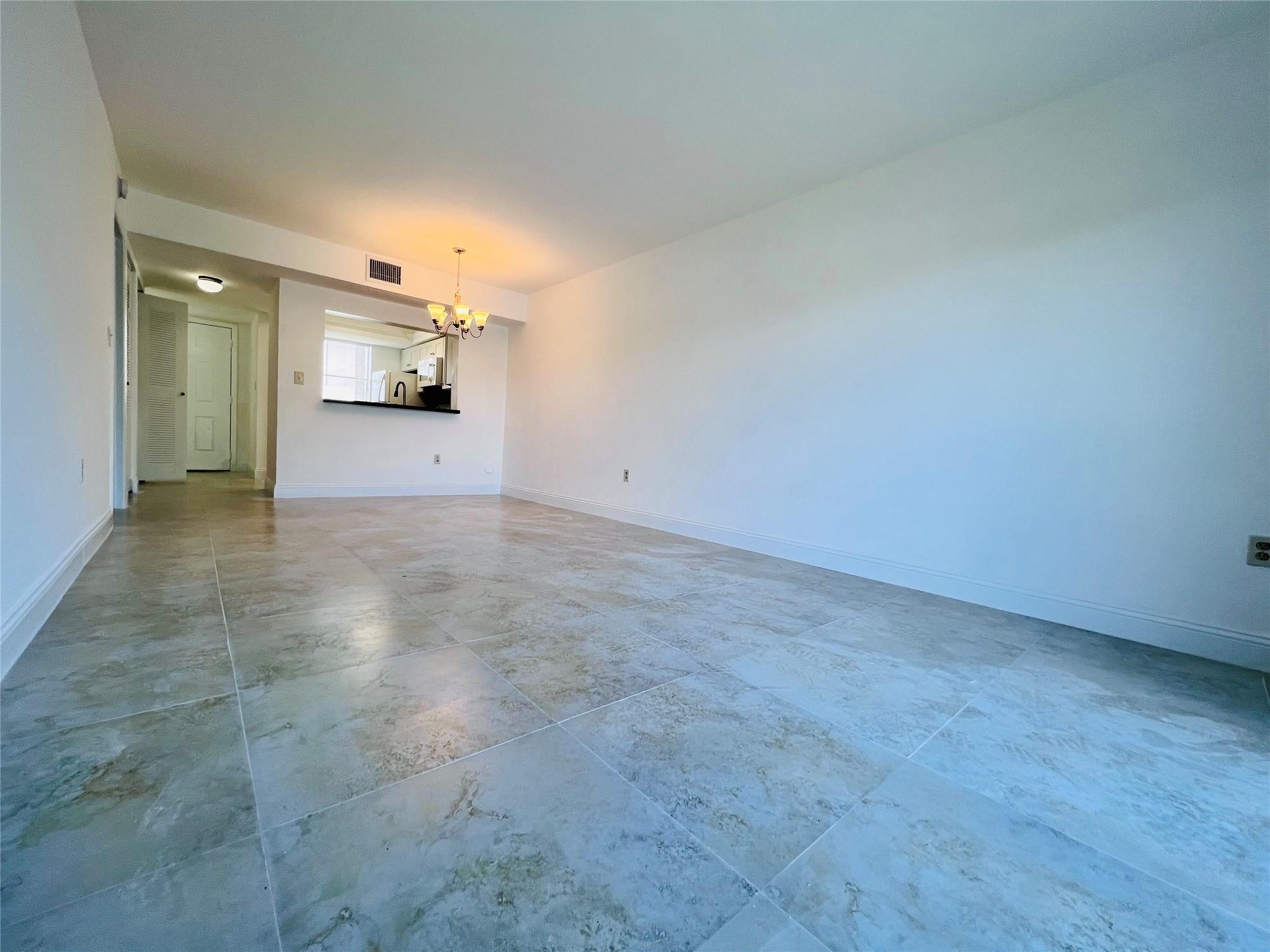 VILLAS AT LAKEVIEW CONDO - Residential Lease