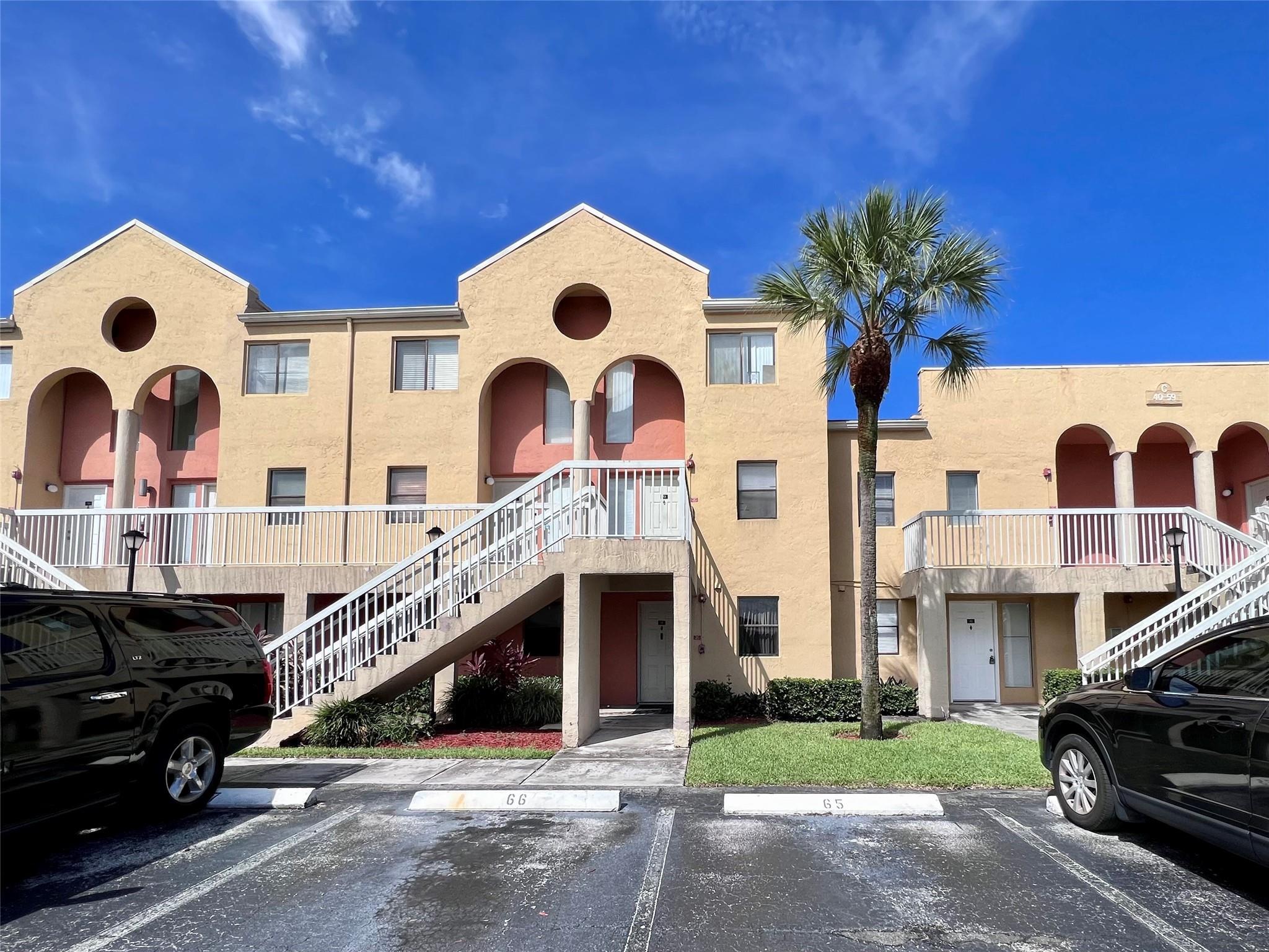 VILLAS AT LAKEVIEW CONDO - Residential Lease