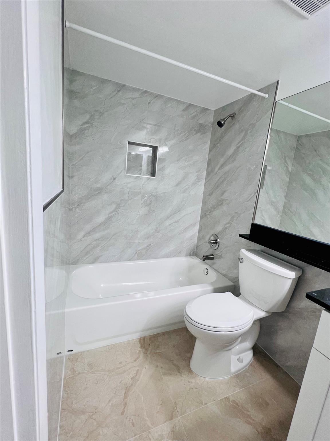 VILLAS AT LAKEVIEW CONDO - Residential Lease