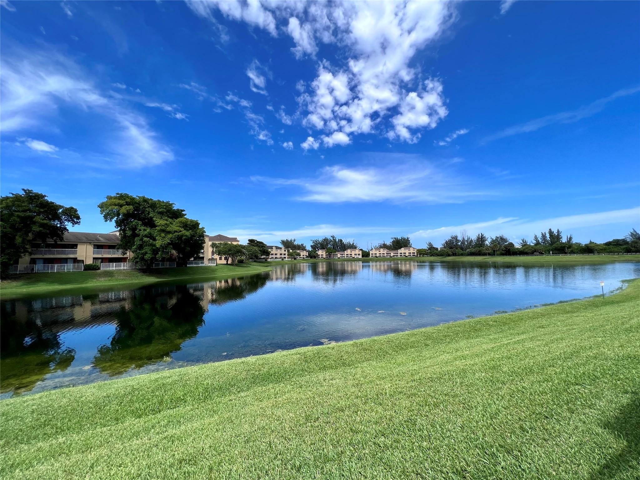 VILLAS AT LAKEVIEW CONDO - Residential Lease