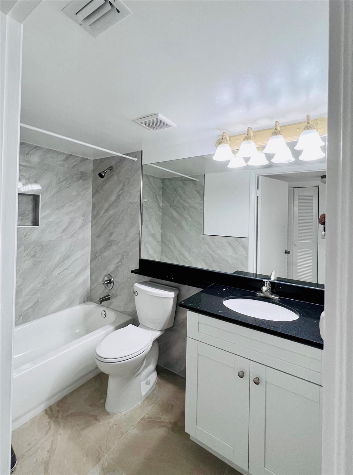 VILLAS AT LAKEVIEW CONDO - Residential Lease