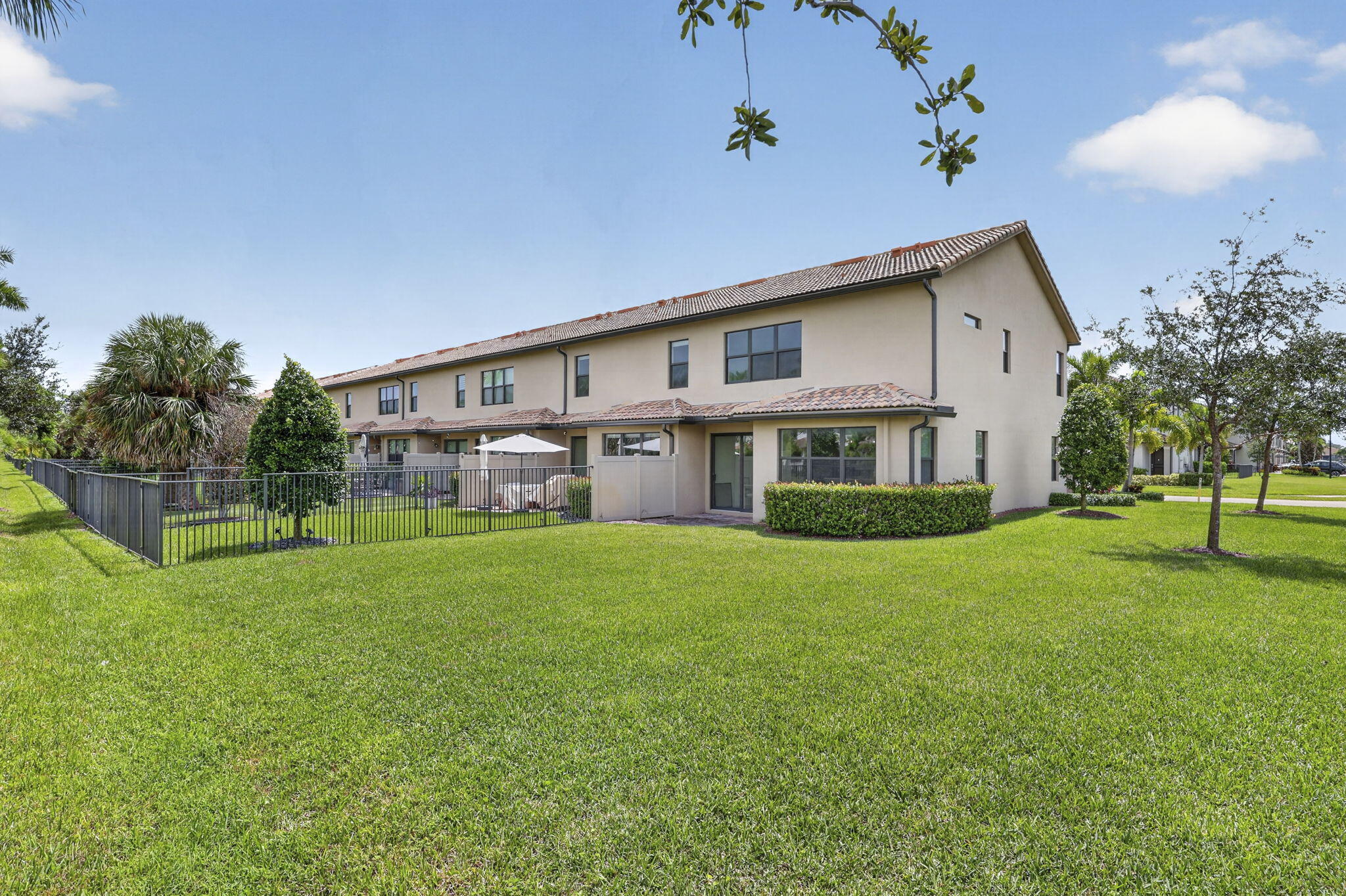 8245 CADRE NOIR Road