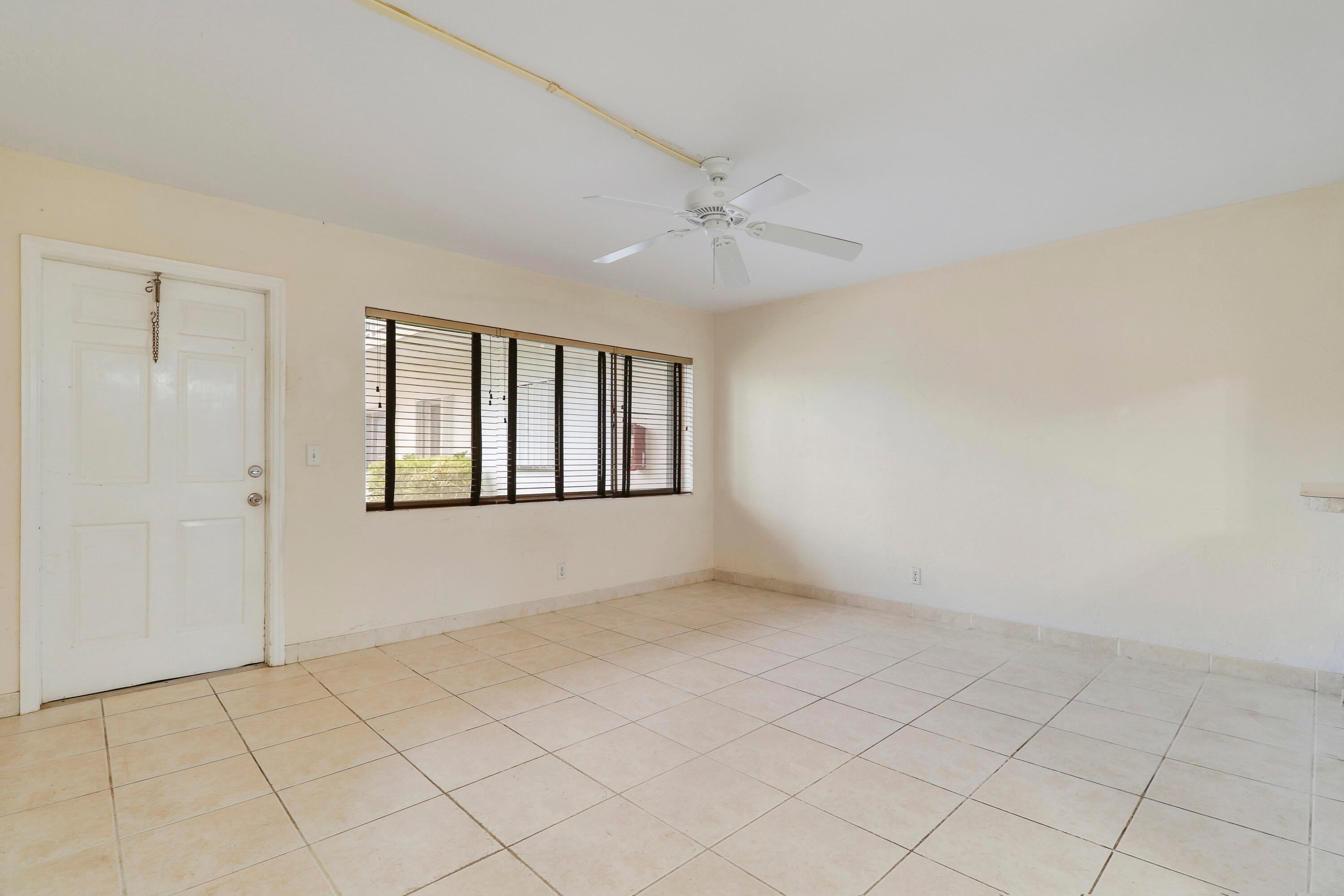 3040 LAKE OSBORNE Drive 109