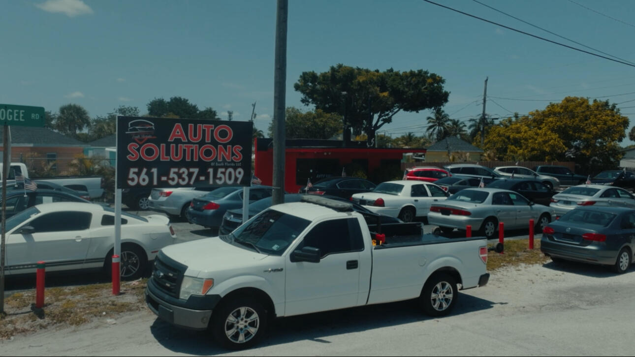 2841 Forest Hill Boulevard