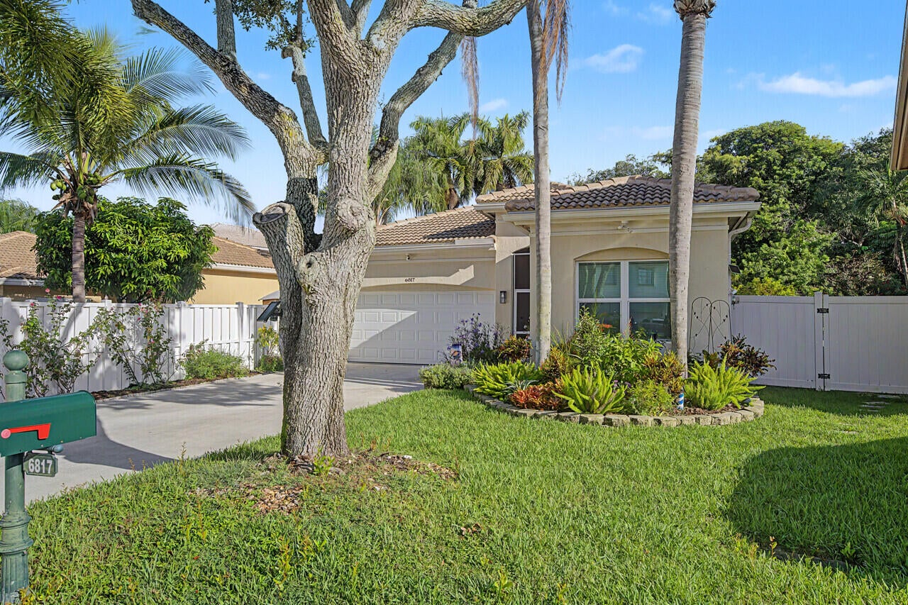 6817 NW 32ND Court