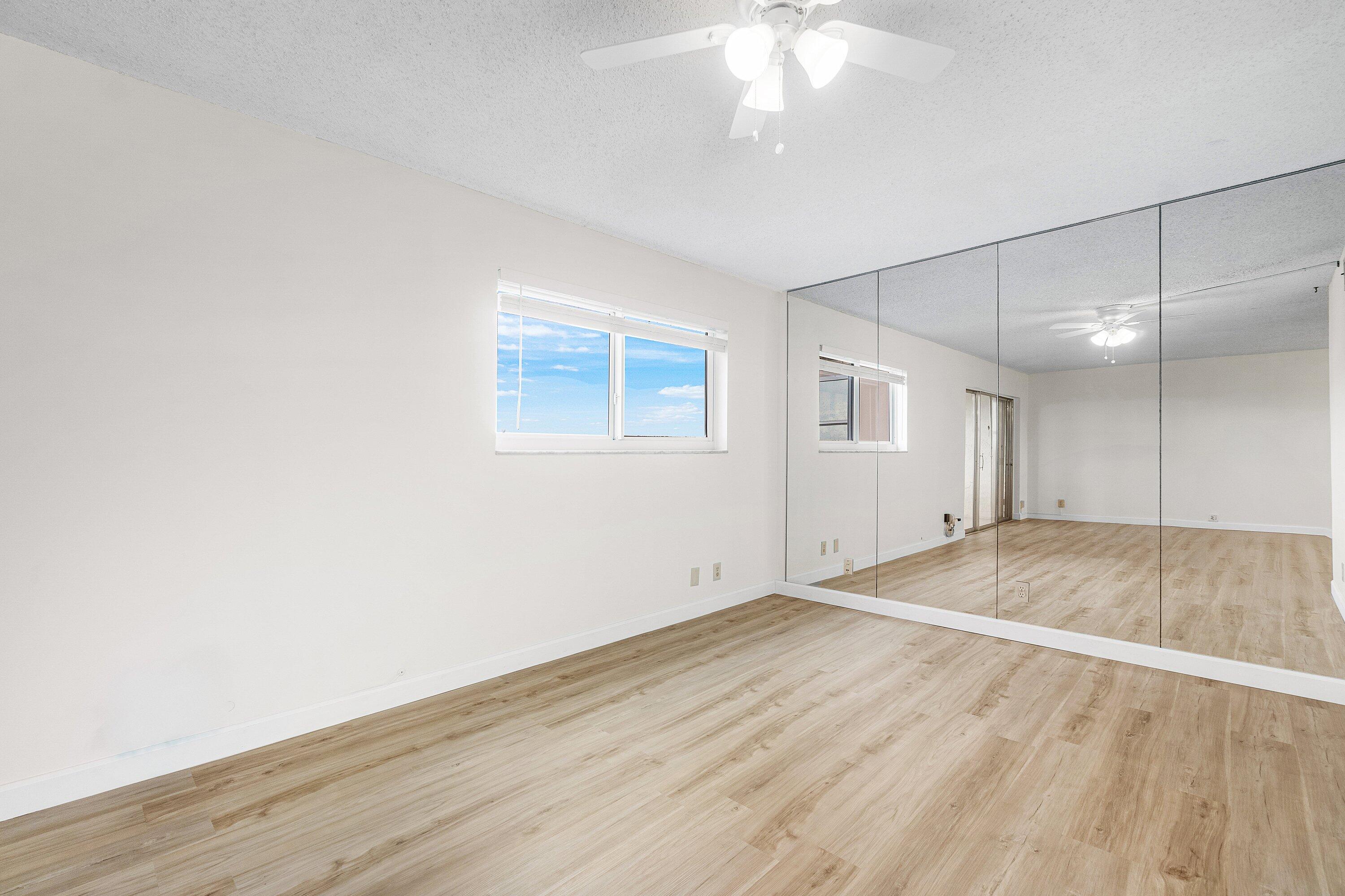 LAKESIDE VILLAGE CONDO 10 - Residential