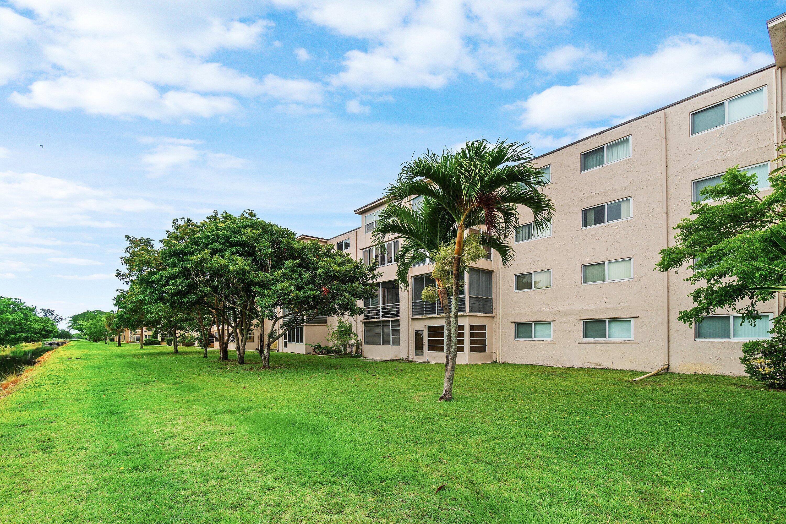 LAKESIDE VILLAGE CONDO 10 - Residential