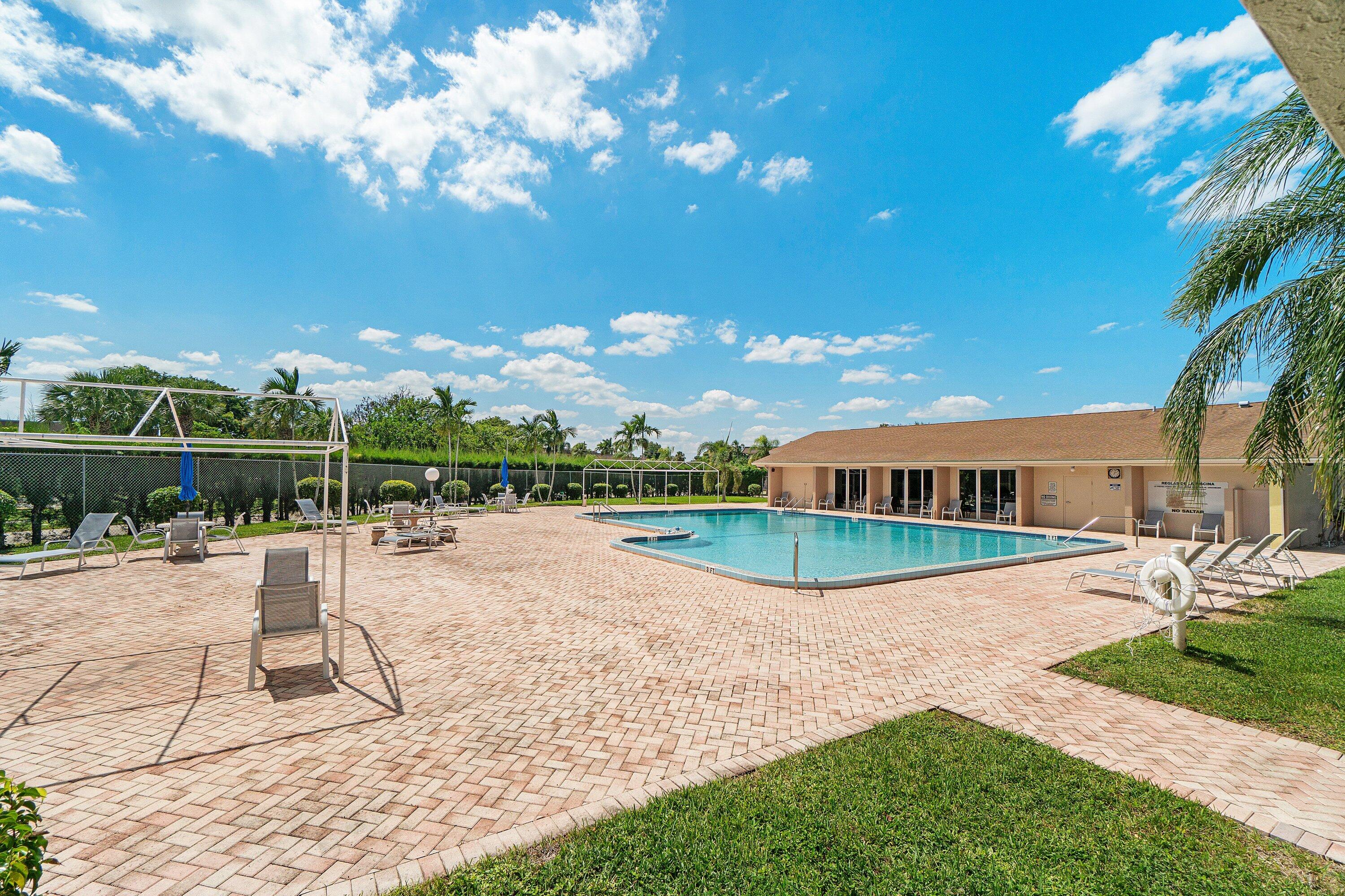 LAKESIDE VILLAGE CONDO 10 - Residential