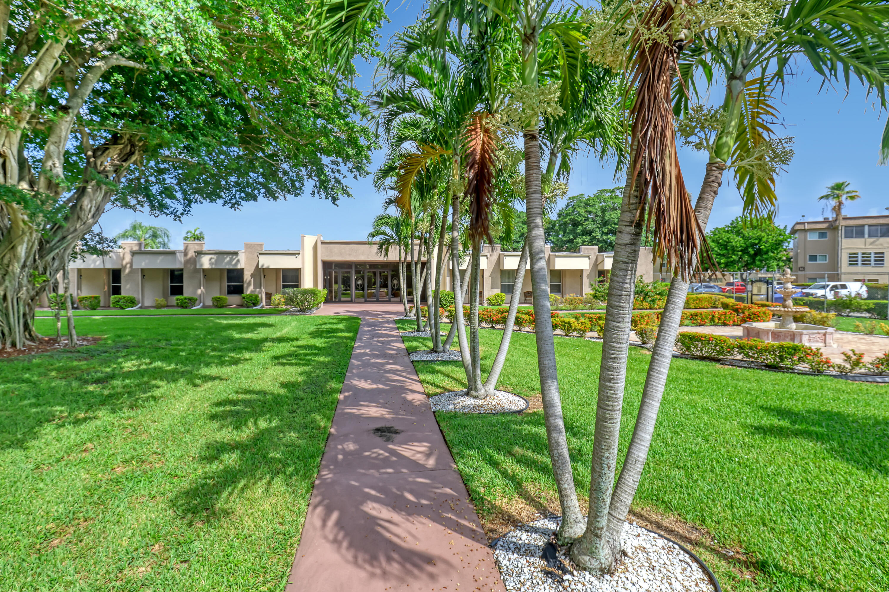 LAKESIDE VILLAGE CONDO 10 - Residential