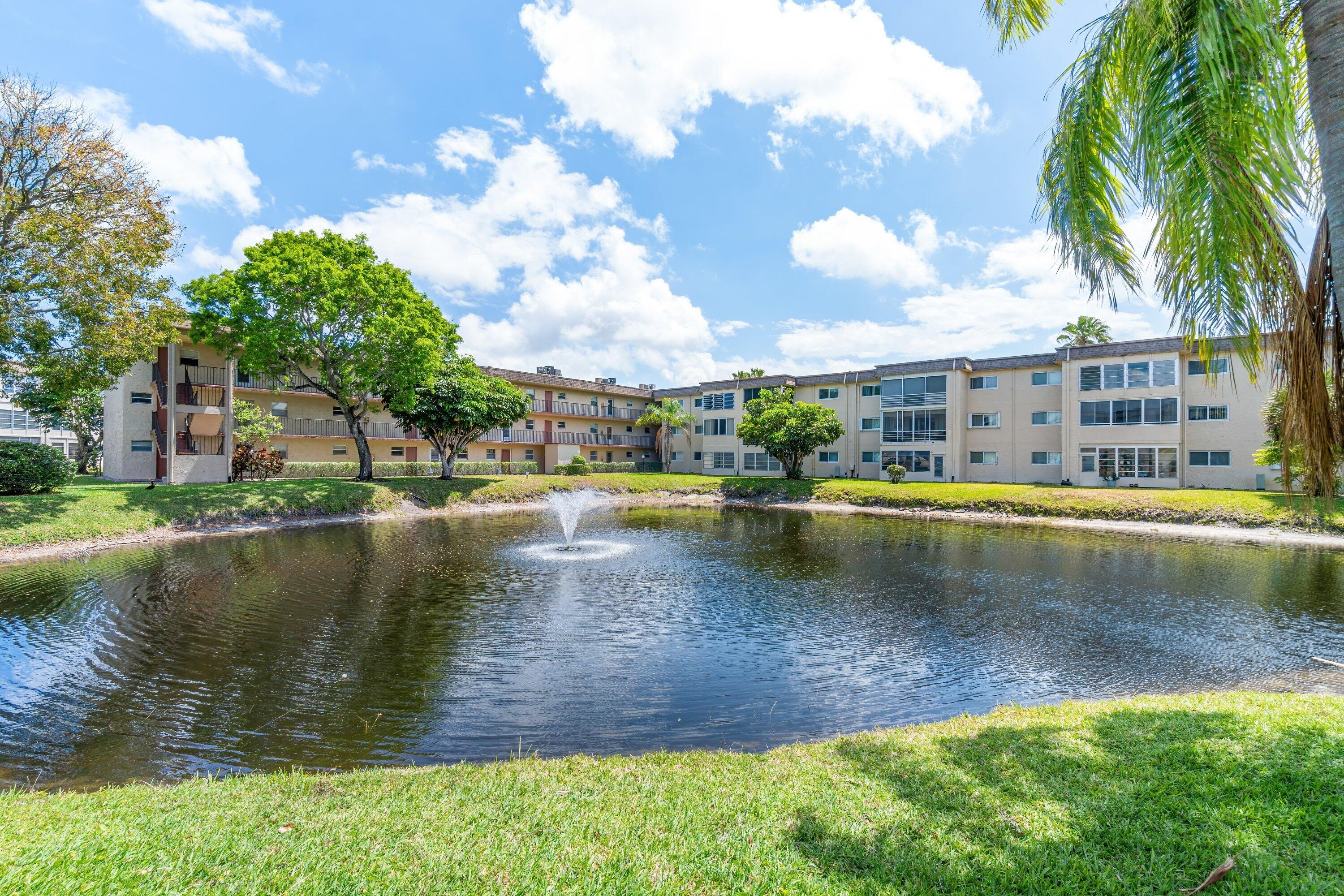 LAKESIDE VILLAGE CONDO 10 - Residential