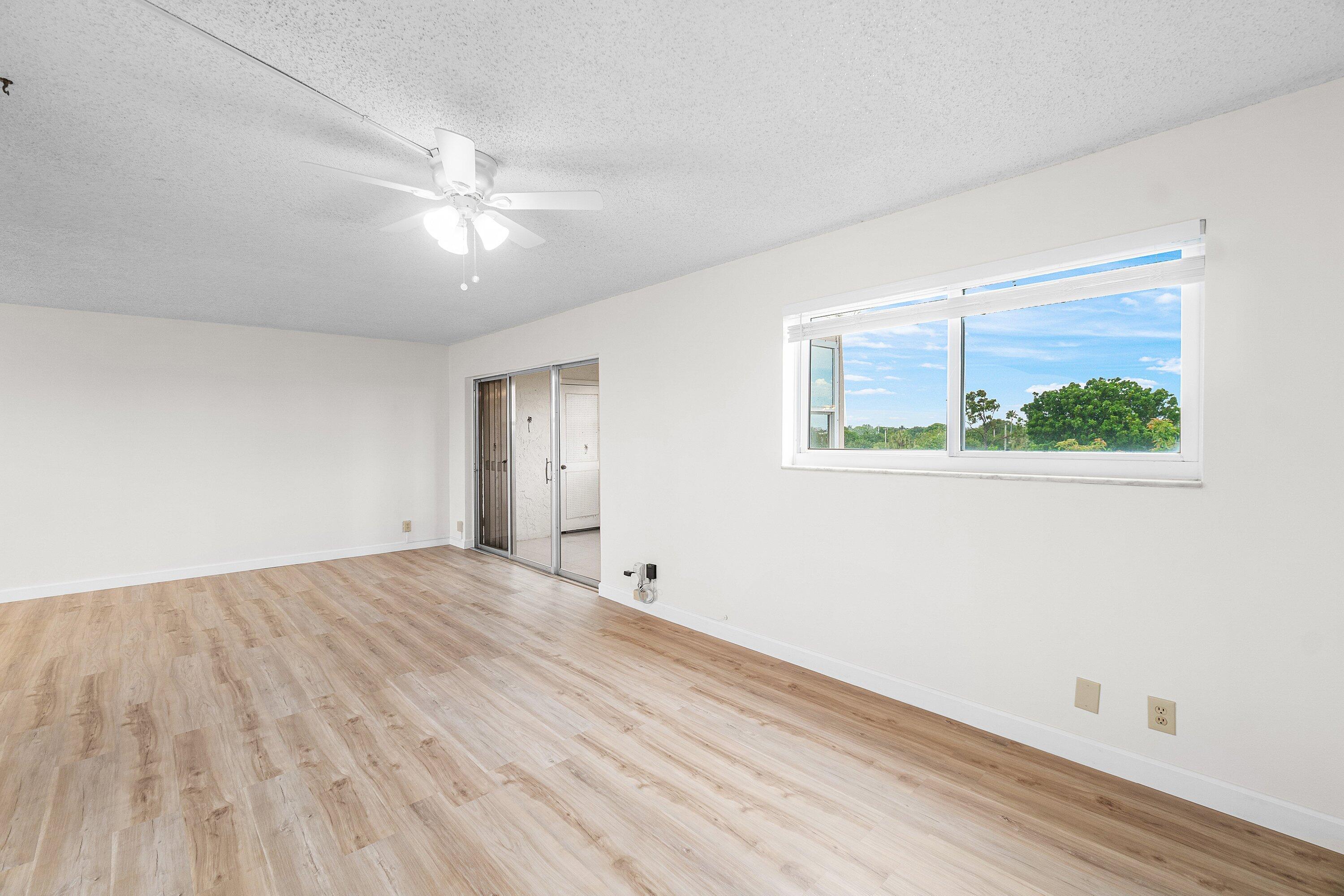 LAKESIDE VILLAGE CONDO 10 - Residential