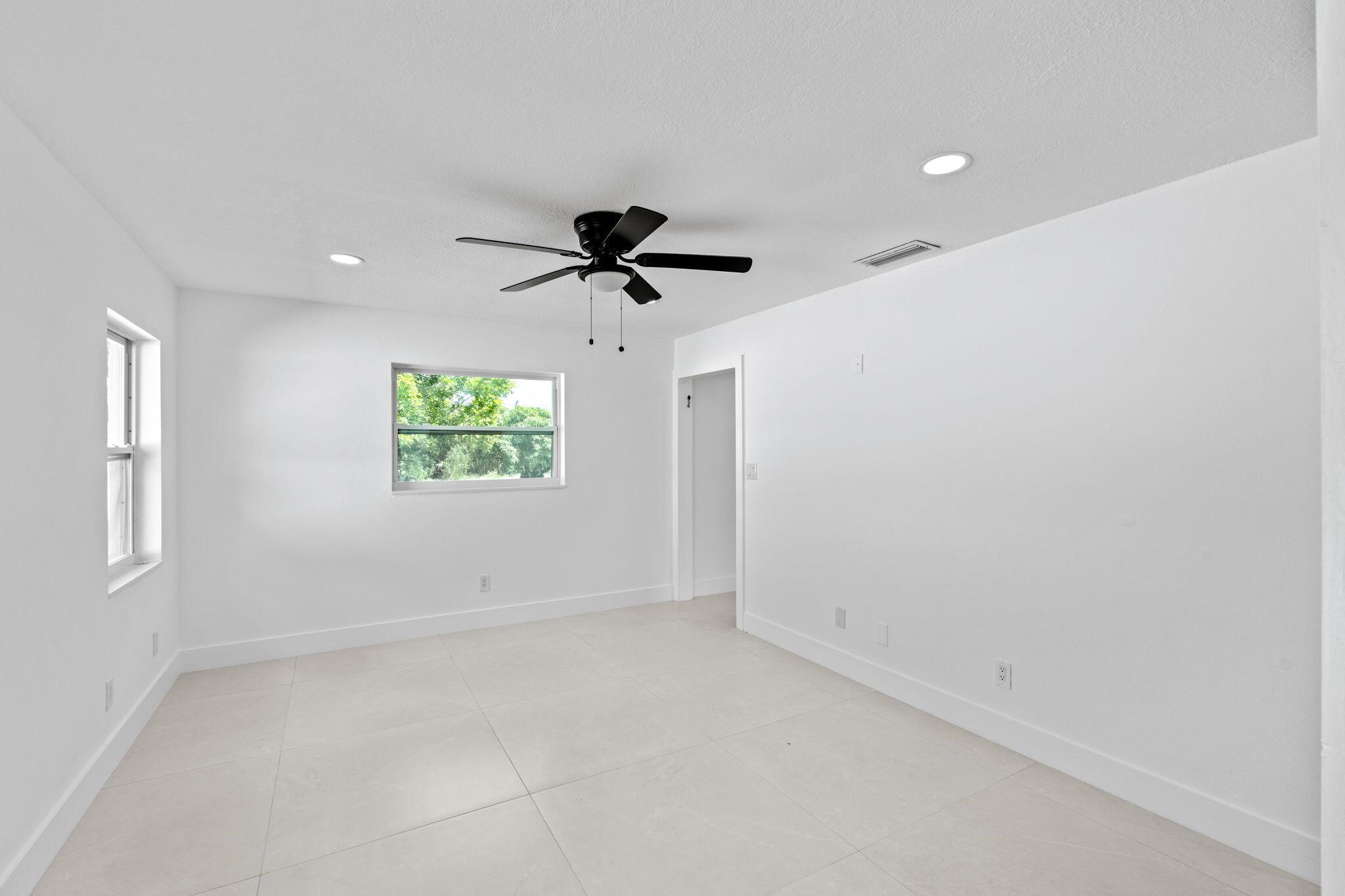 LA MANCHA THREE PB 30 P60 - Residential