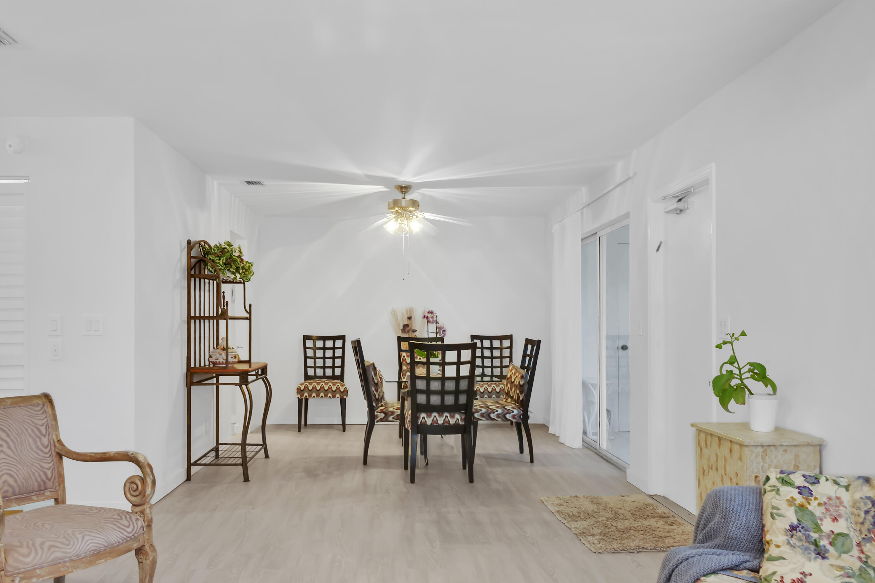 LIMETREE CONDO - Residential