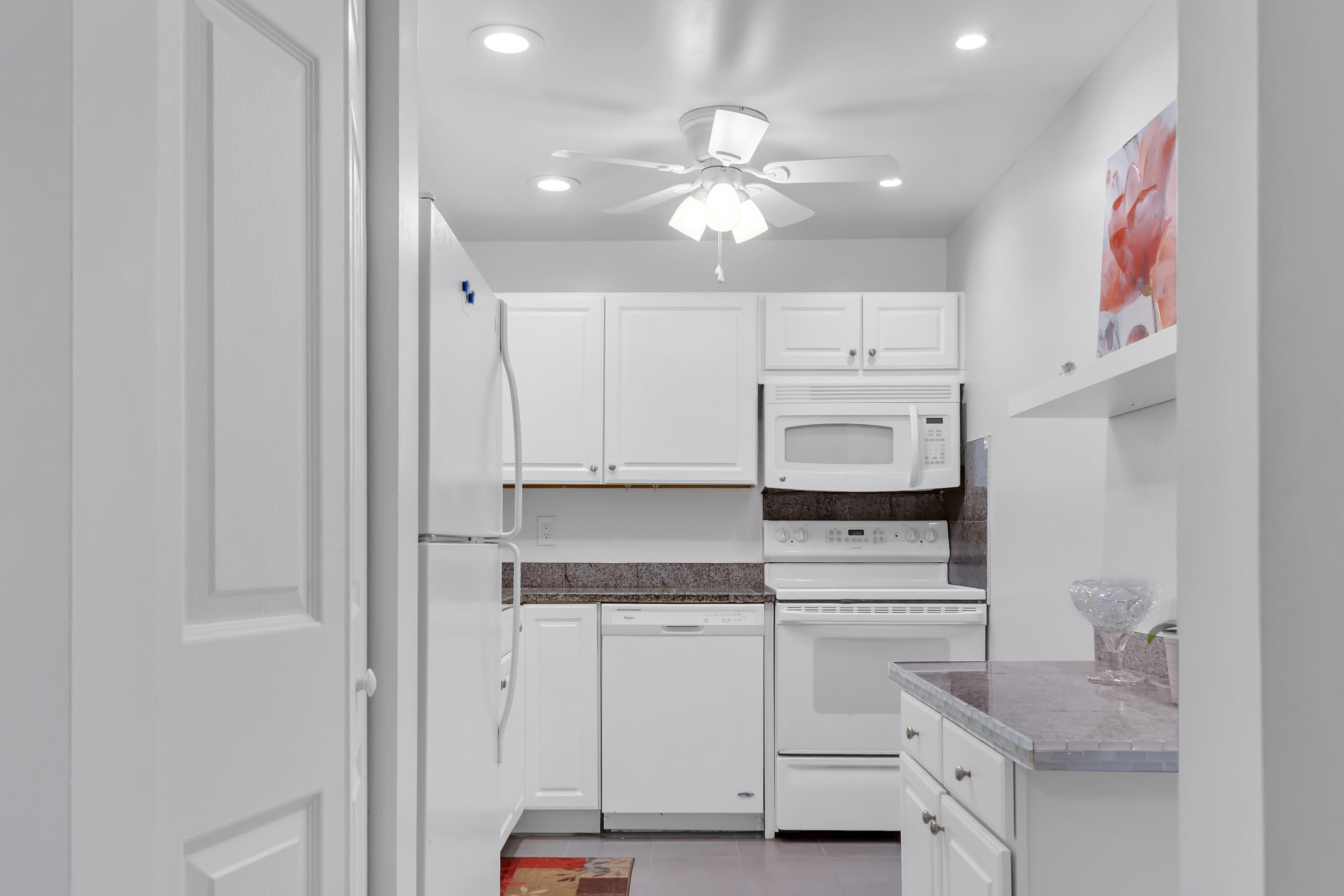 LIMETREE CONDO - Residential