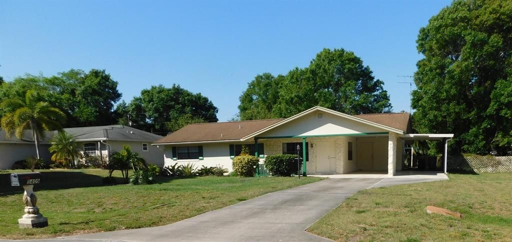 Photo of 5409 Killarney Avenue, Fort Pierce, FL 34951 (MLS # R10869700)