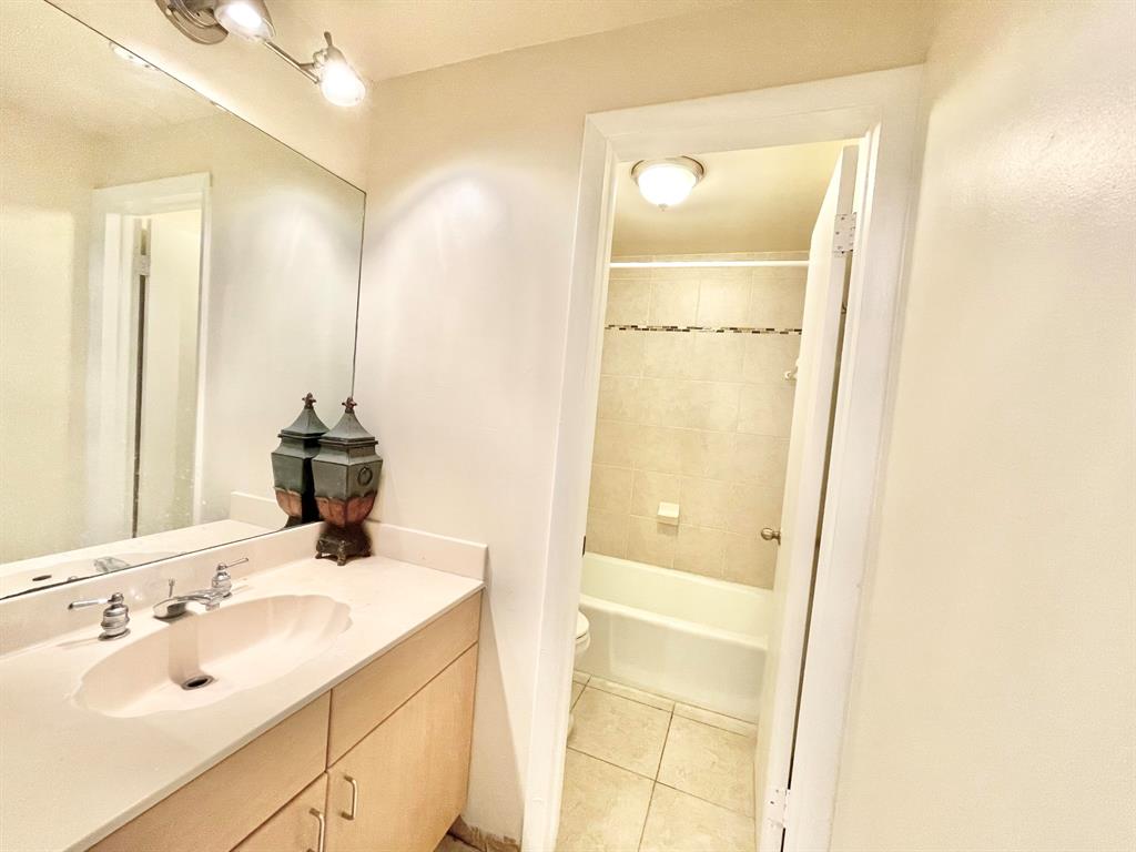 SPANISH OAKS CONDO - Residential Lease