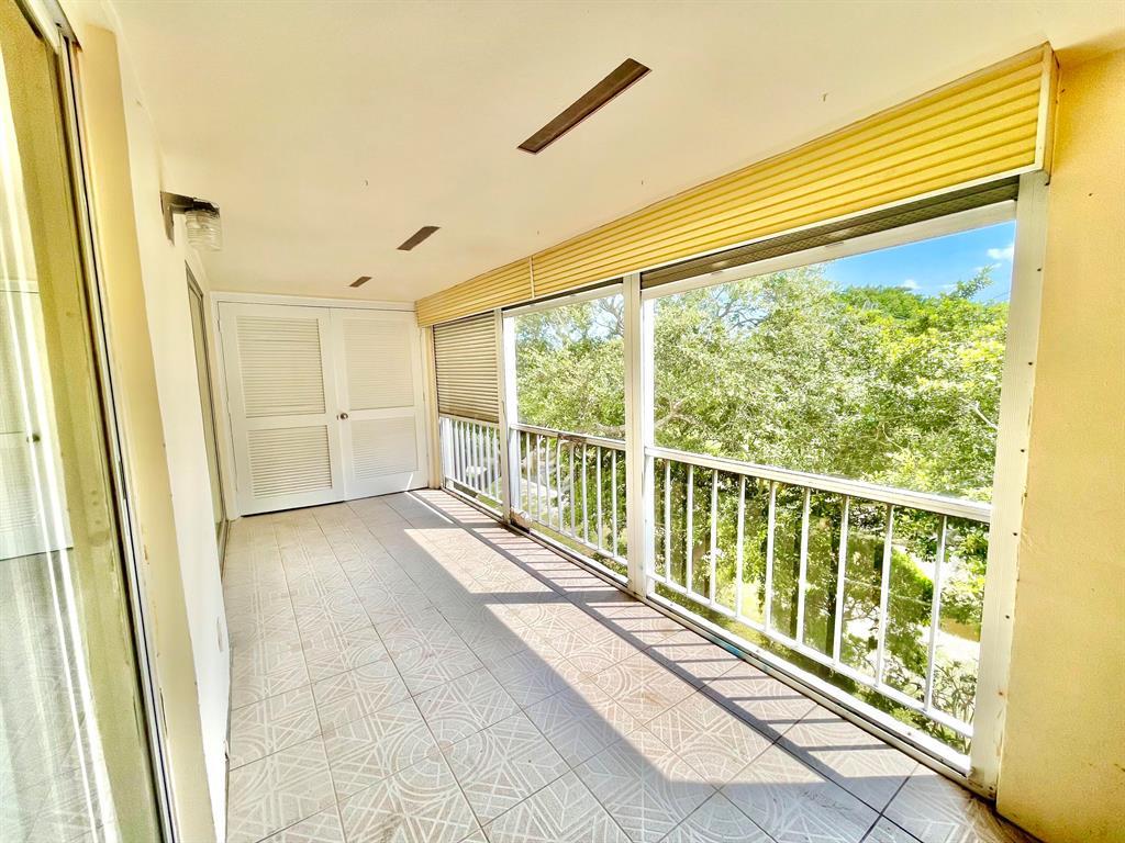 SPANISH OAKS CONDO - Residential Lease