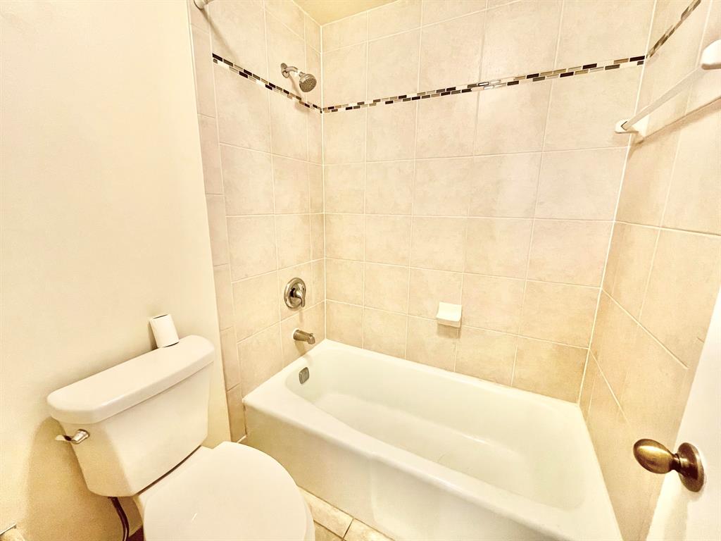 SPANISH OAKS CONDO - Residential Lease