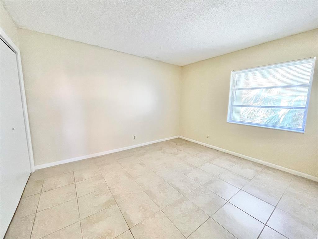 SPANISH OAKS CONDO - Residential Lease