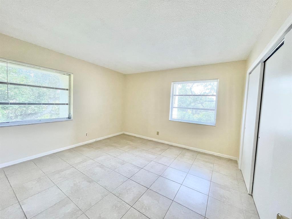 SPANISH OAKS CONDO - Residential Lease
