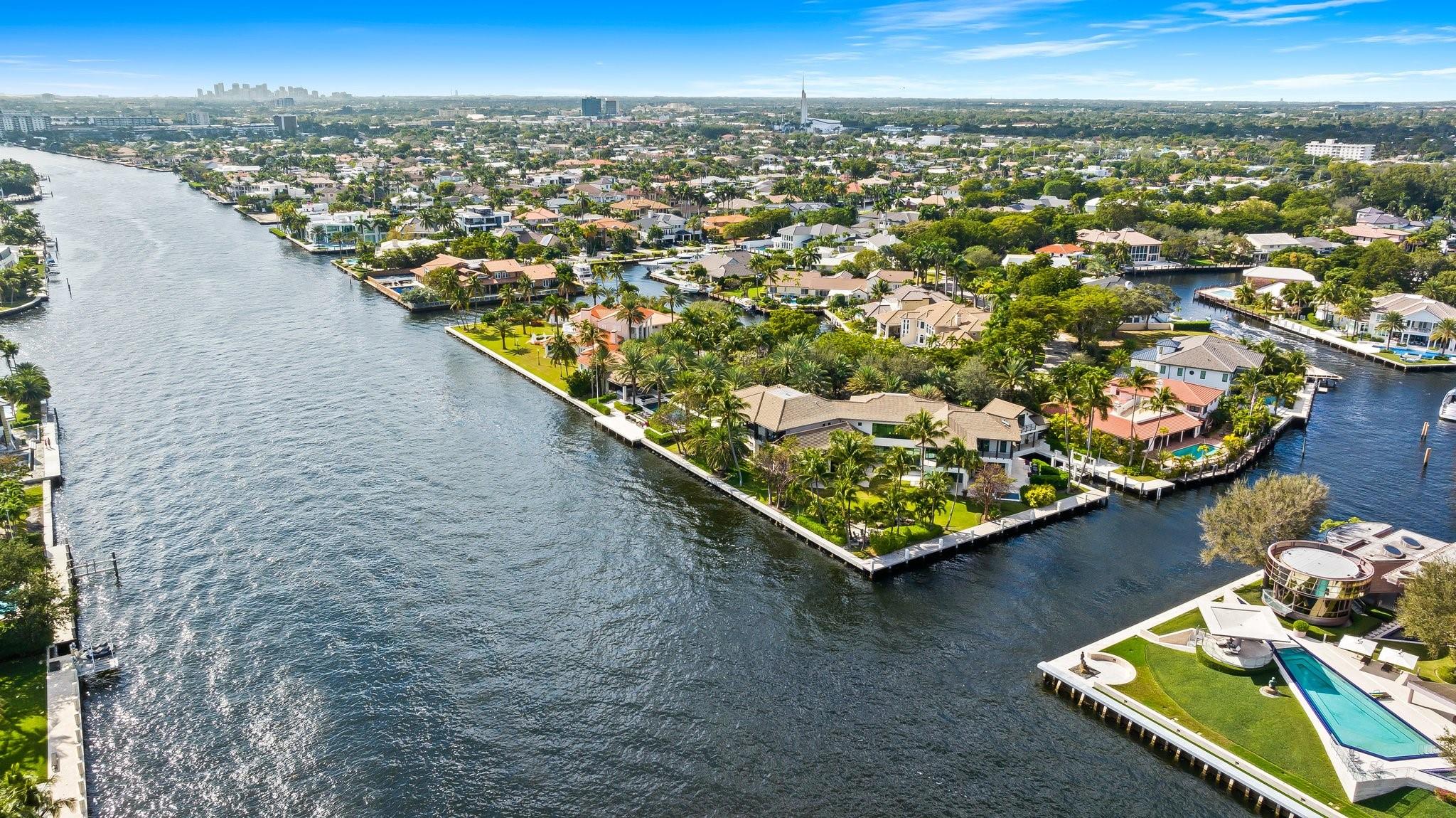 111 Bay Colony Dr