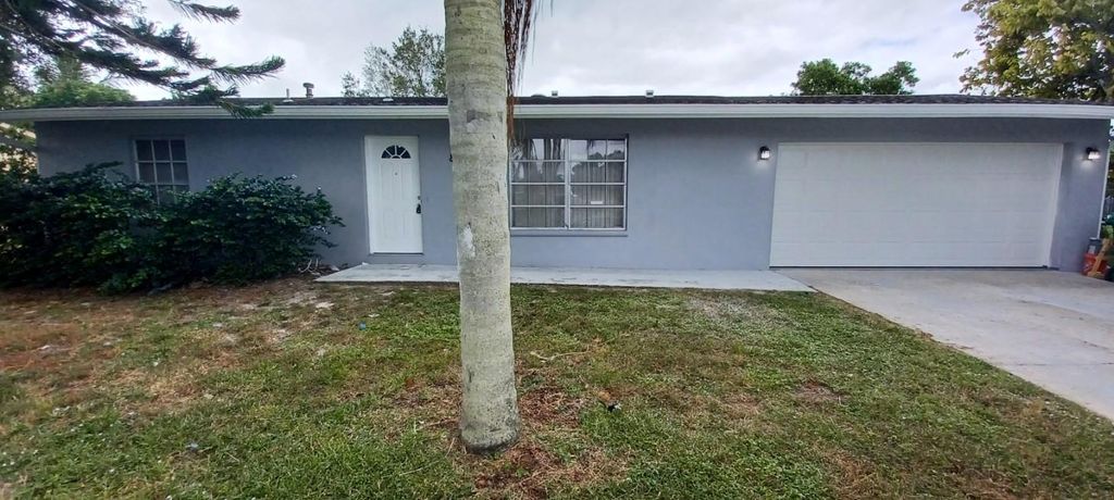 Photo of 844 SE Festivo Court, Port Saint Lucie, FL 34983 (MLS # F10407379)