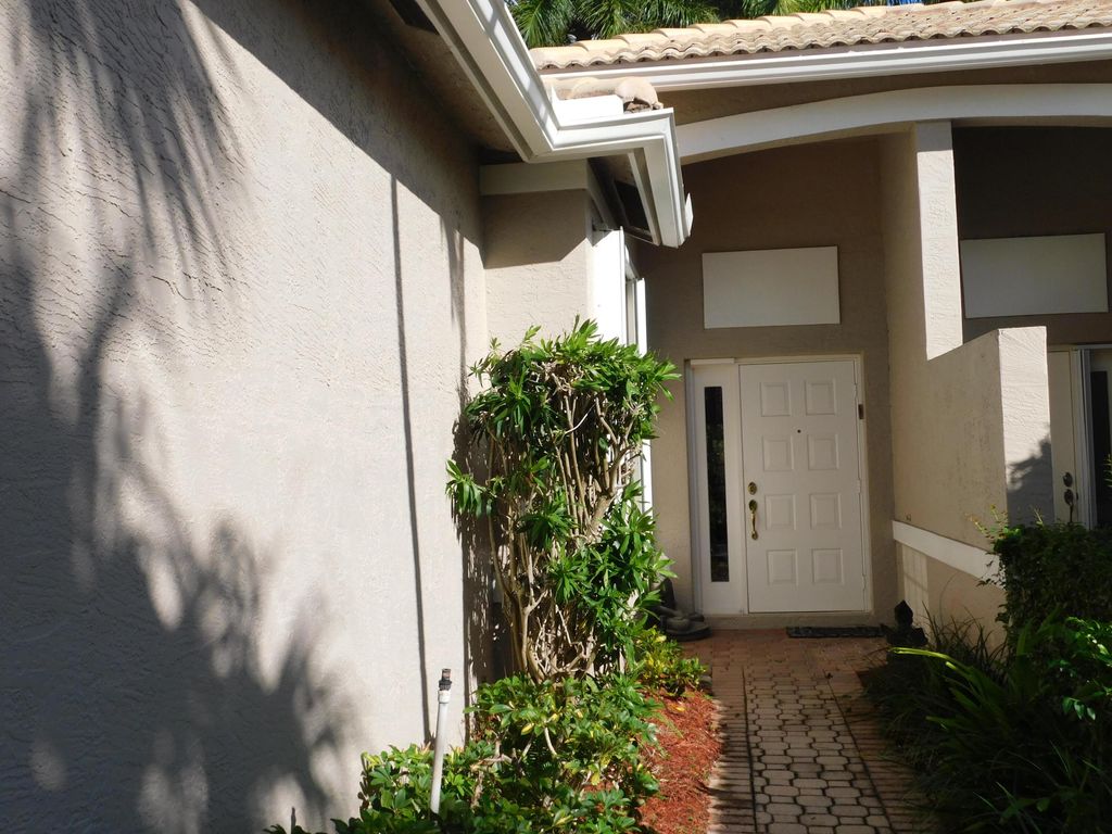 Photo of 10788 Royal Caribbean Circle, Boynton Beach, FL 33437 (MLS # R10937207)