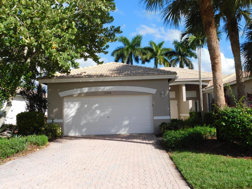 Photo of 10788 Royal Caribbean Circle, Boynton Beach, FL 33437 (MLS # R10937207)