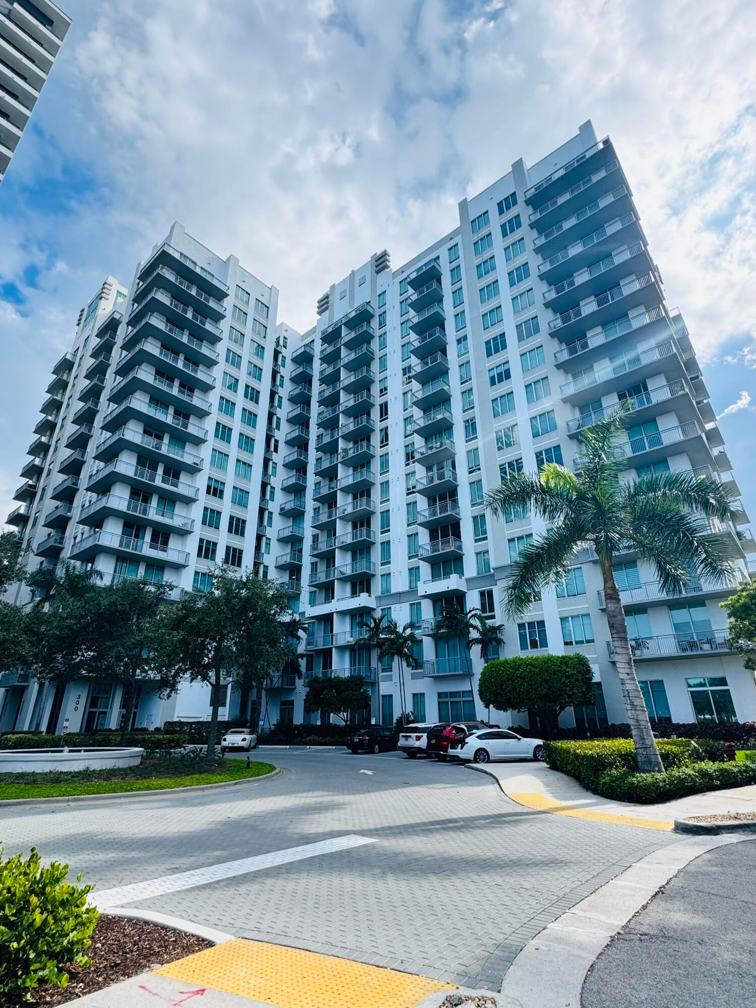 300 S AUSTRALIAN Avenue 702