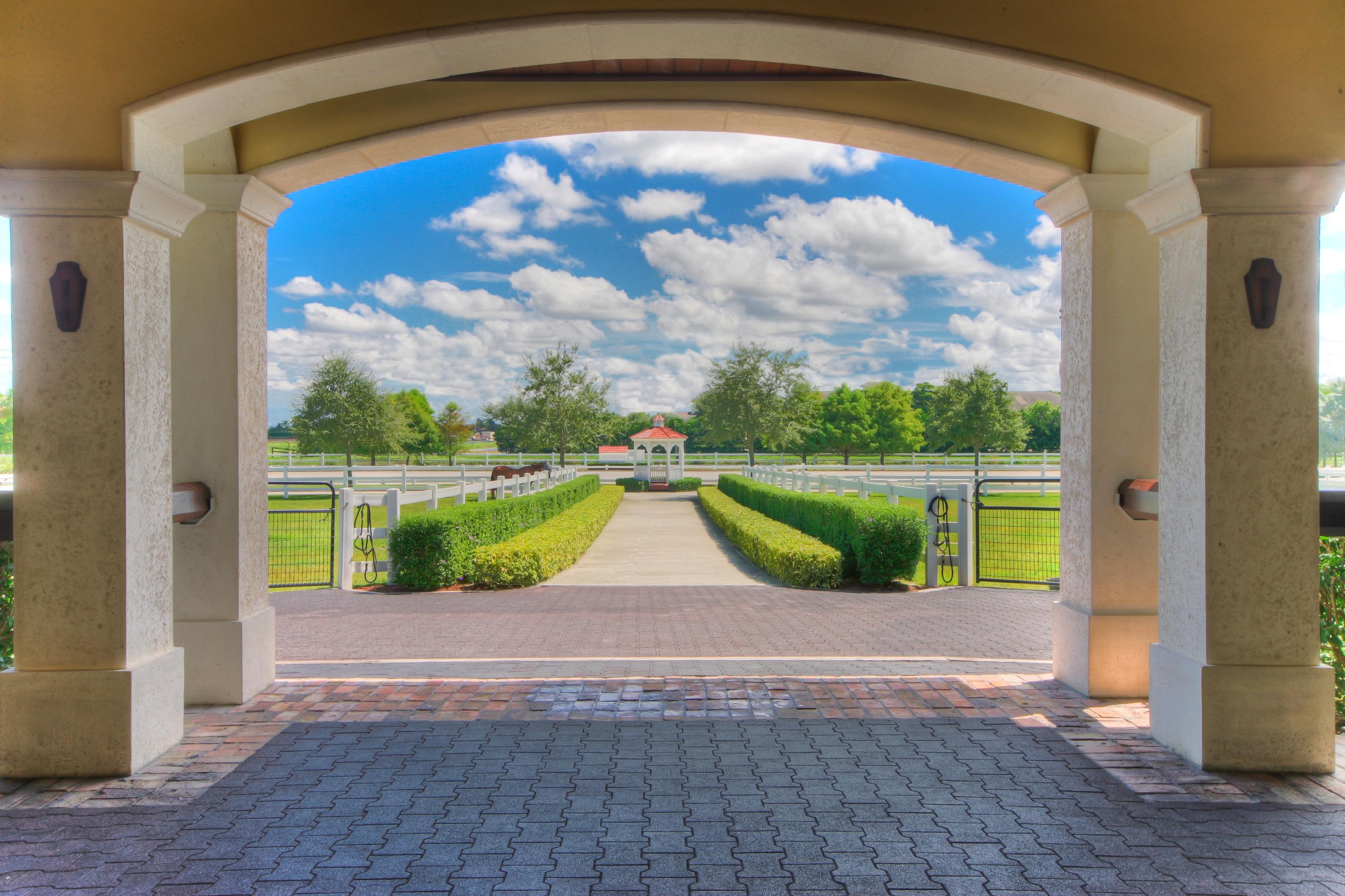 PALM BEACH POINT - Residential