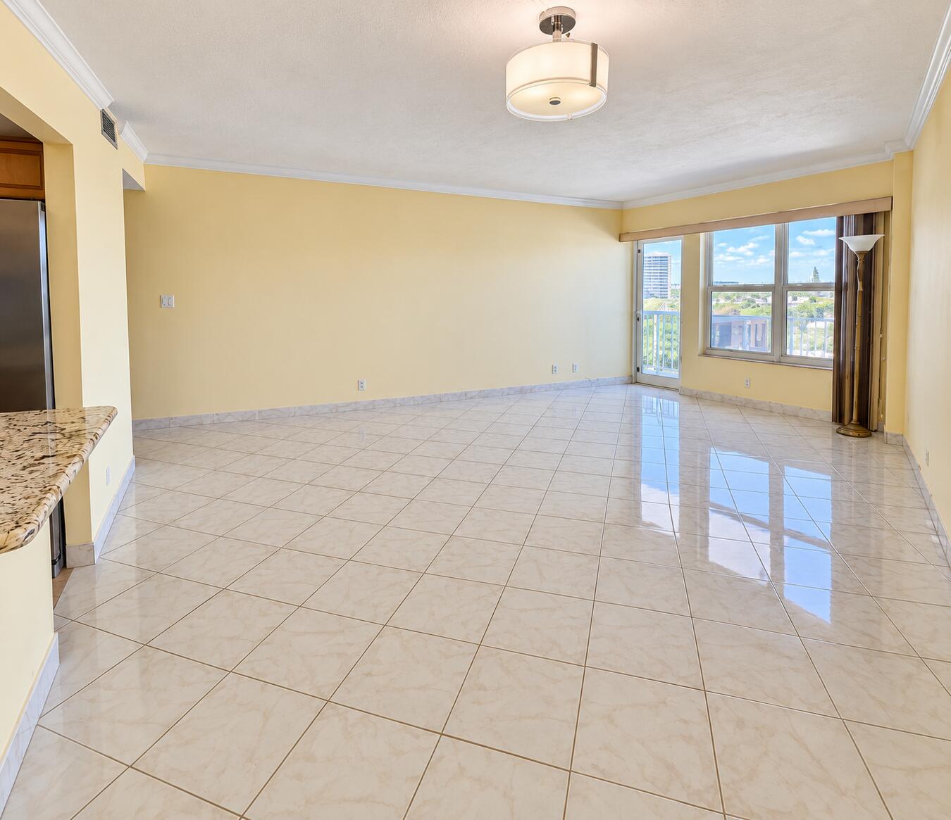 3700 GALT OCEAN Drive 712