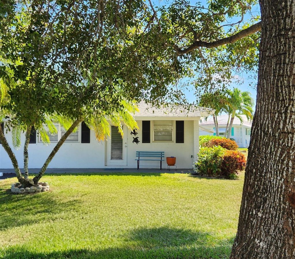 Photo of 2100 SW Lake Circle Drive #110, Boynton Beach, FL 33426 (MLS # F10549808)