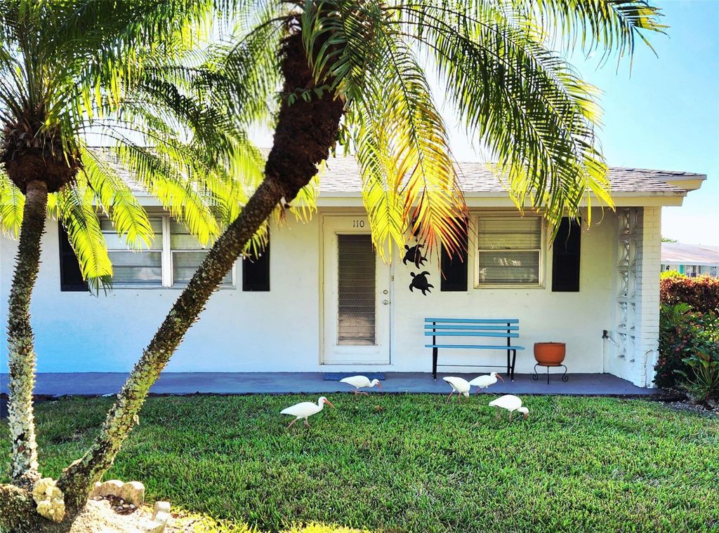 Photo of 2100 SW Lake Circle Drive #110, Boynton Beach, FL 33426 (MLS # F10549808)