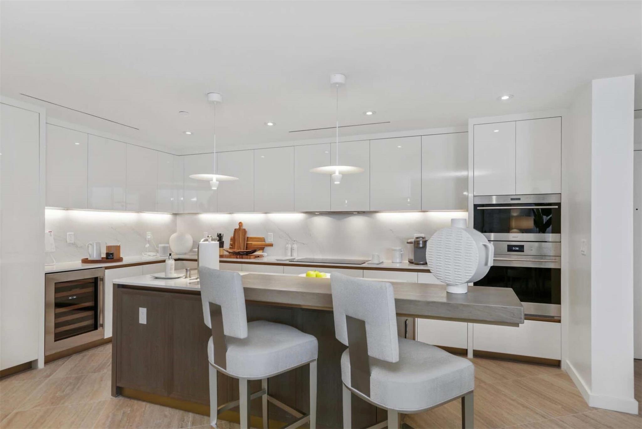 Four Seasons - Residential Lease
