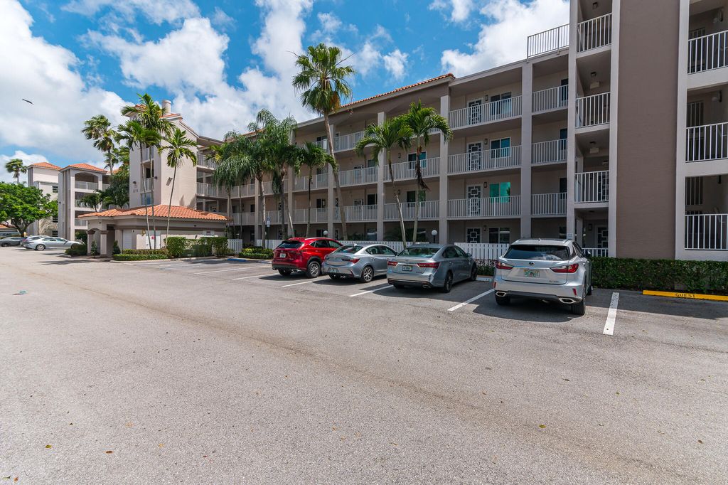 Photo of 6096 Huntwick Terrace #107, Delray Beach, FL 33484 (MLS # R10815955)