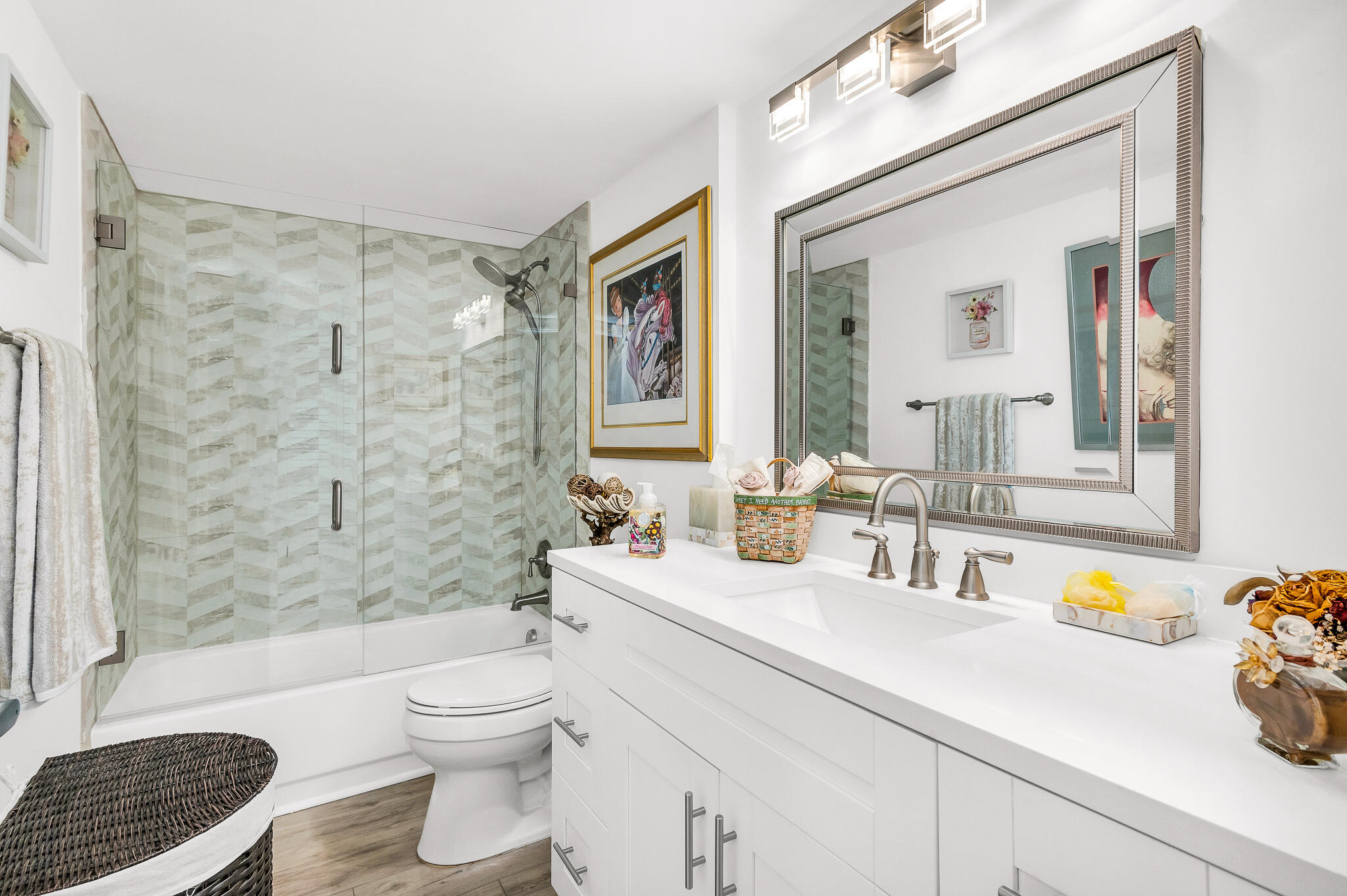 HUNTINGTON POINTE - Residential