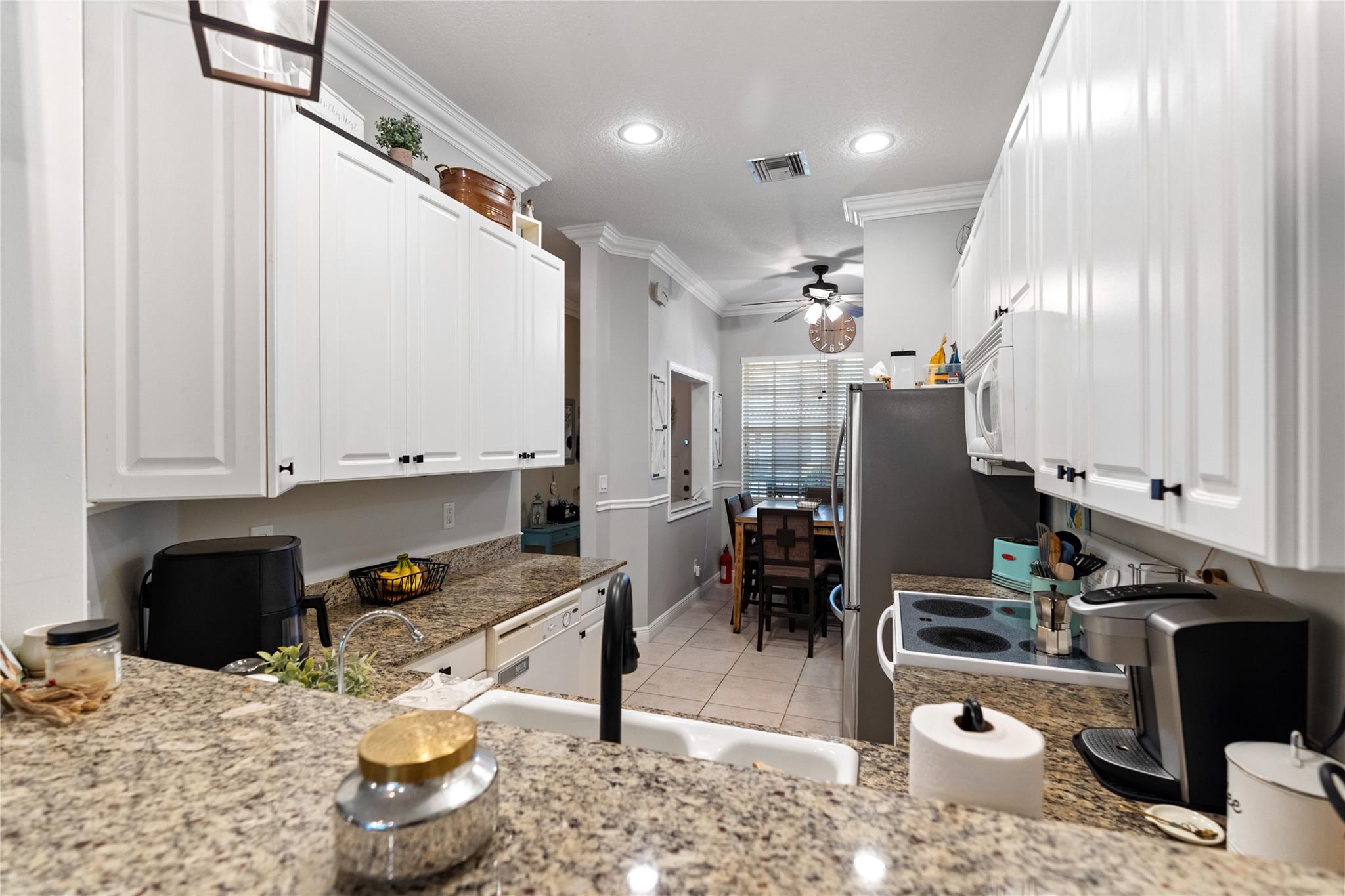 ROLLING HILLS GOLF & TENN - Residential