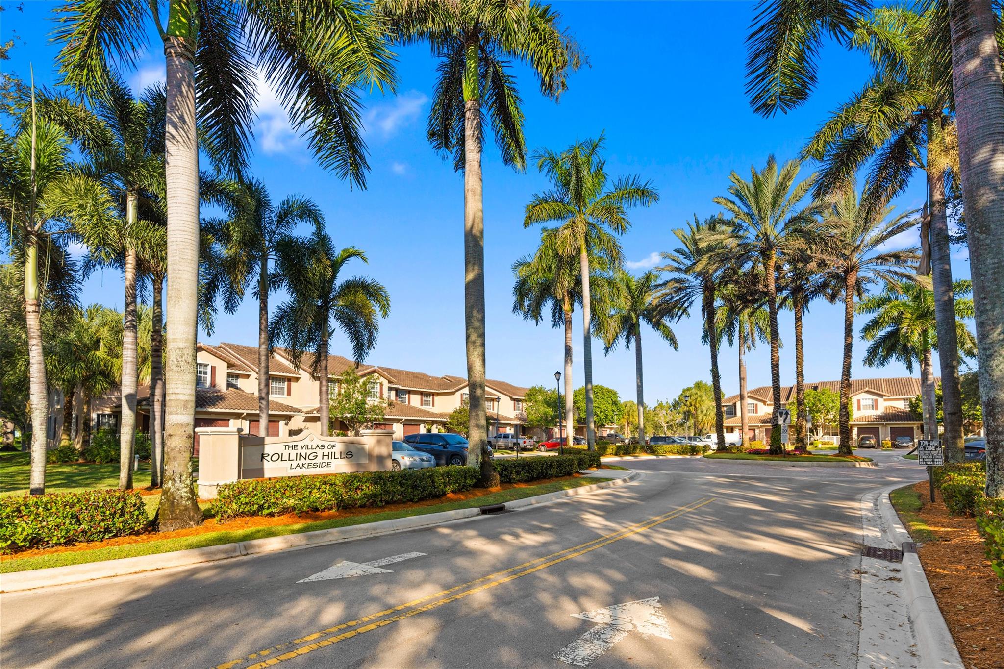 ROLLING HILLS GOLF & TENN - Residential